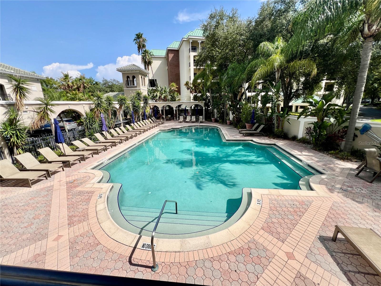 2nd image of 501 Knights Run Ave, TAMPA, FL 33602