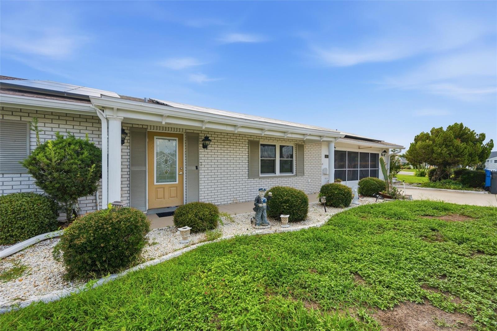 3rd image of 1811 Milford Cir, Sun City Center, FL 33573 | MLS# TB8530169
