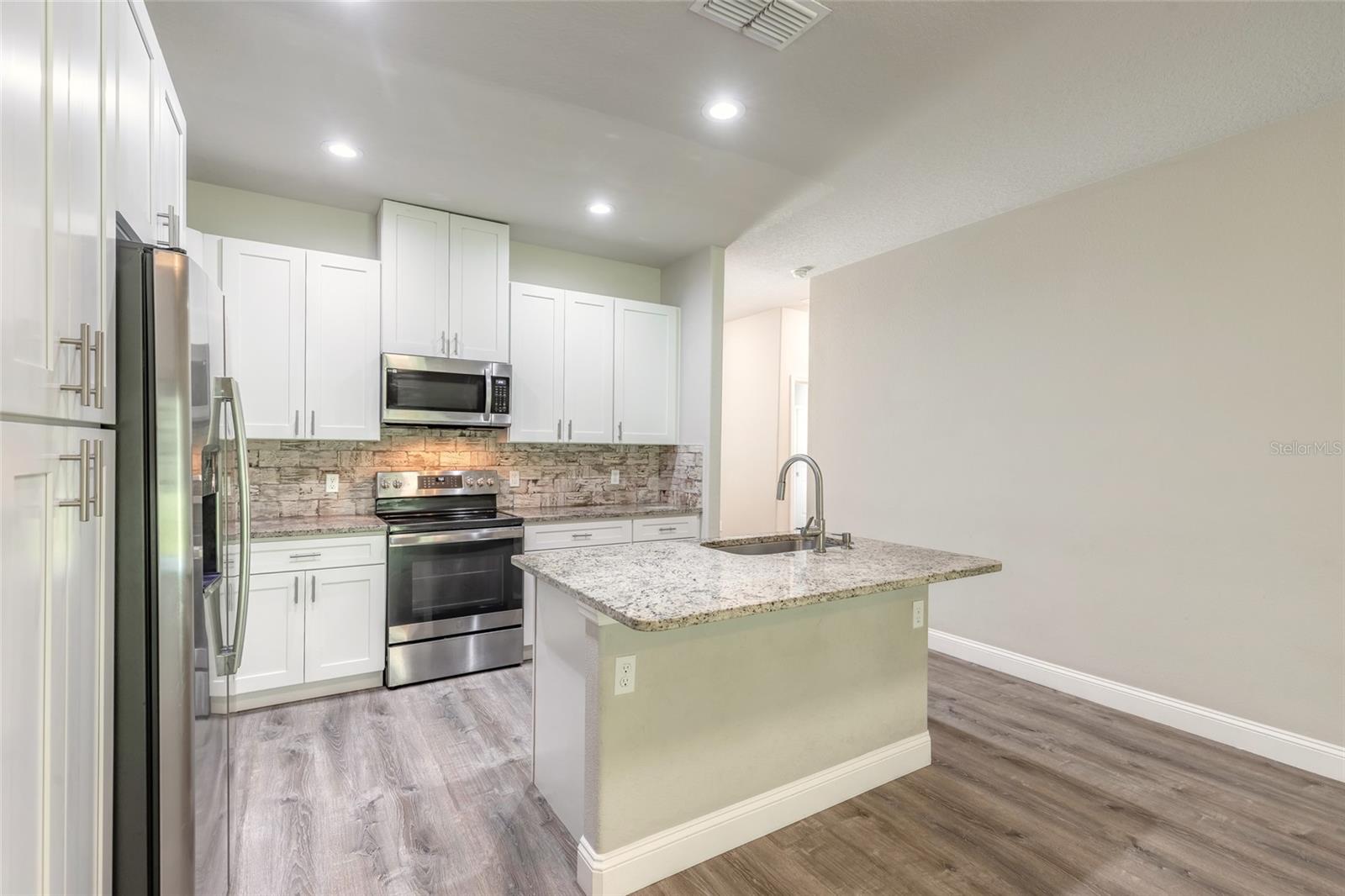4th image of 48 Regency Dr, Palm Coast, FL 32164 | MLS# V4950271