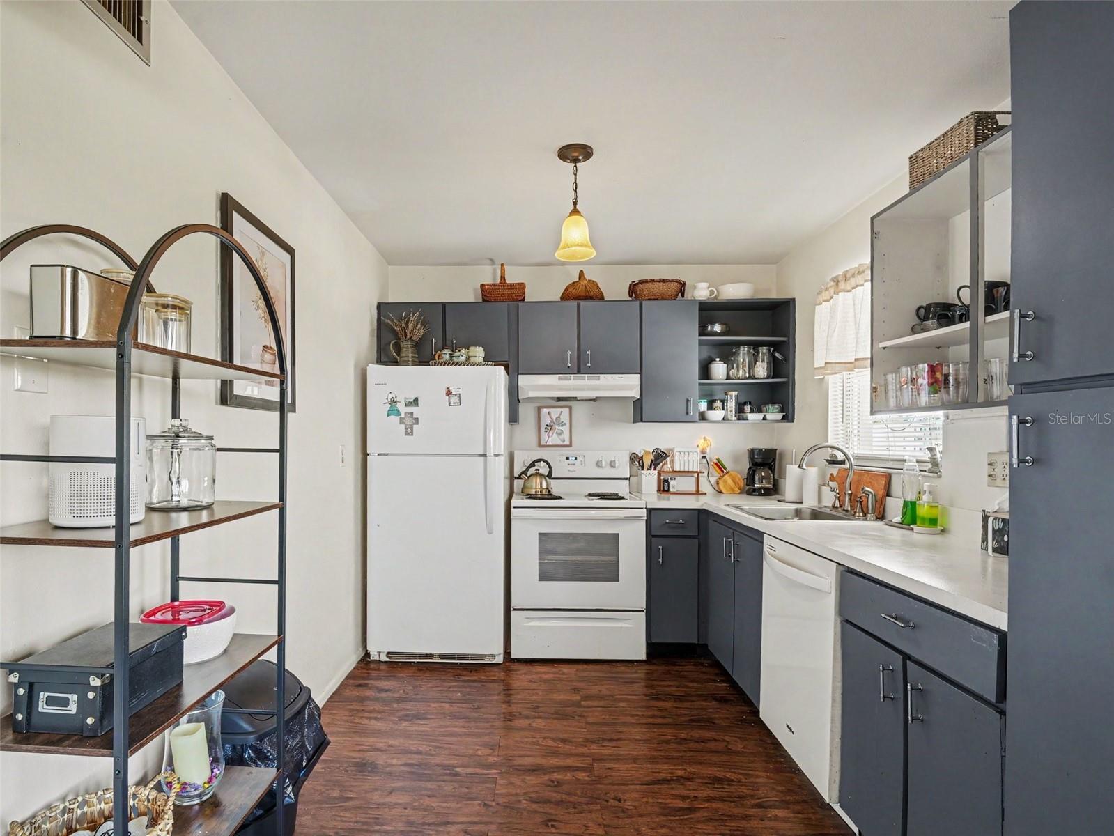 4th image of 4460 Ironwood Cir #402AD, Bradenton, FL 34209 | MLS# A4700294