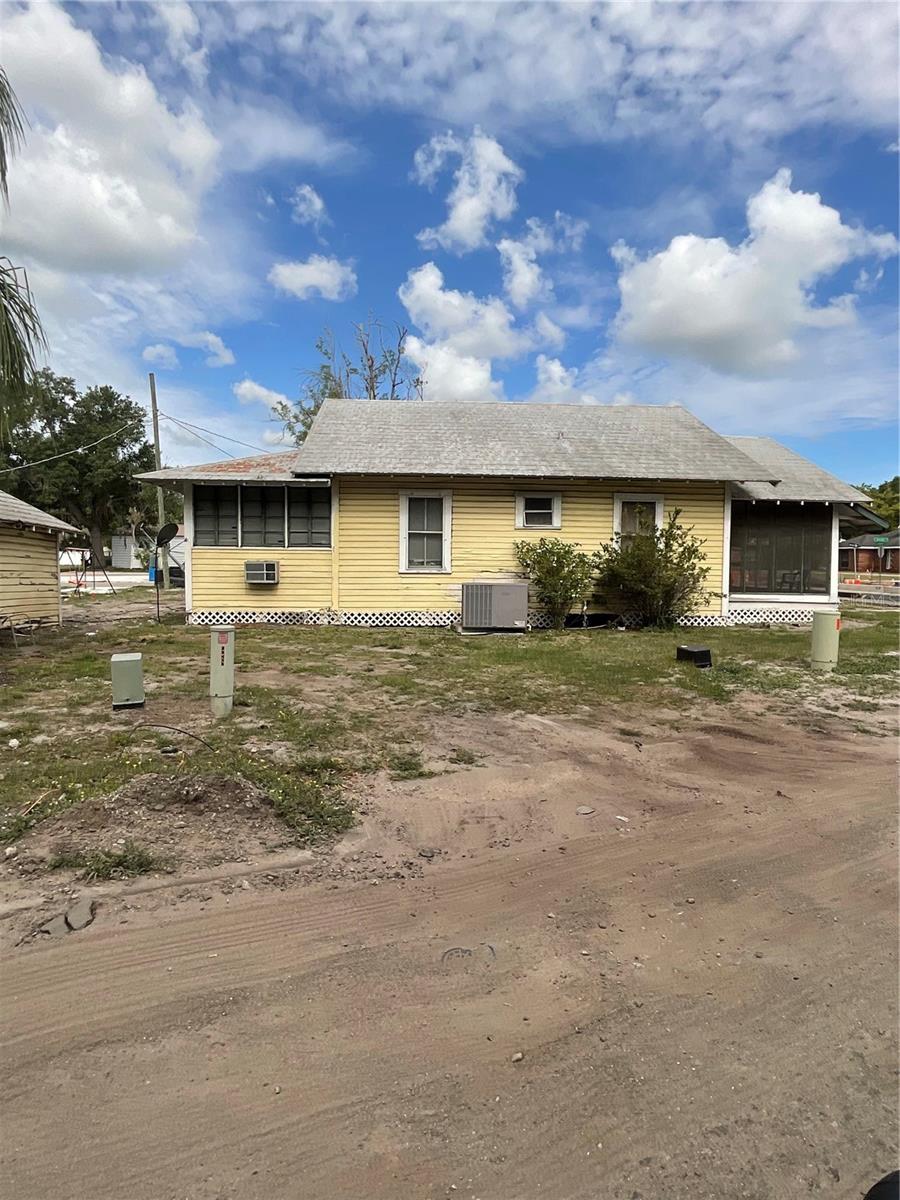 3rd image of 628 E Magnolia St, Arcadia, FL 34266 | MLS# A4700298