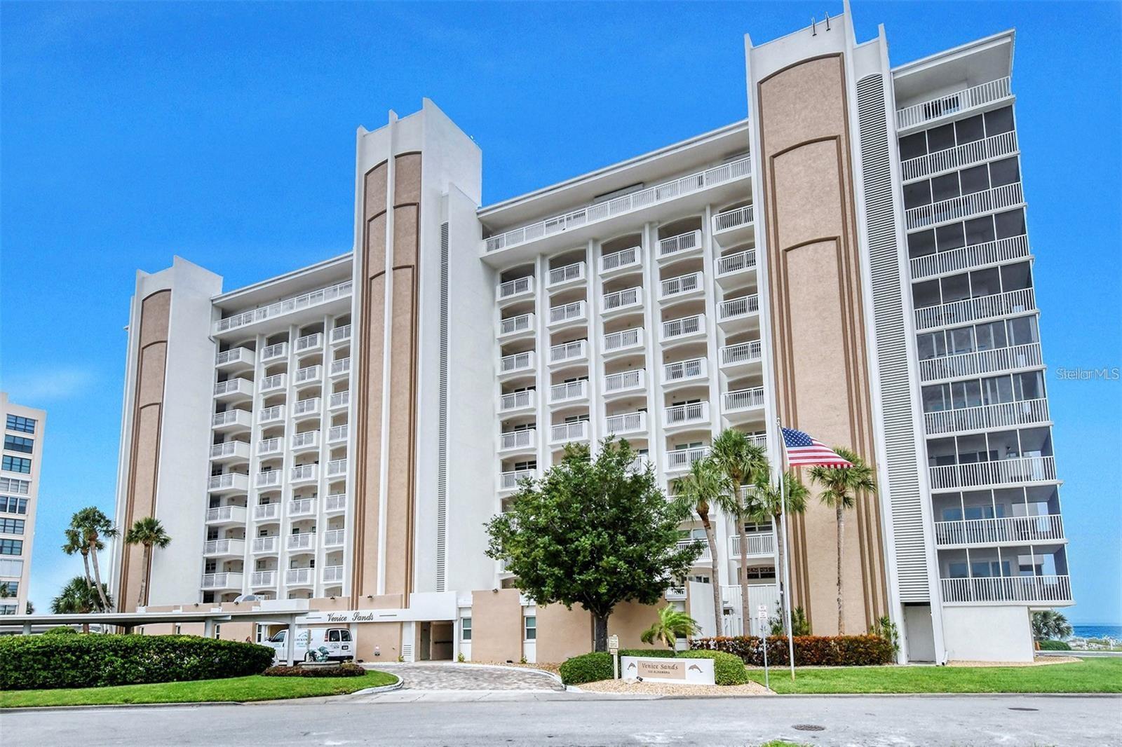 2nd image of 633 Alhambra Rd, Venice, FL 34285
