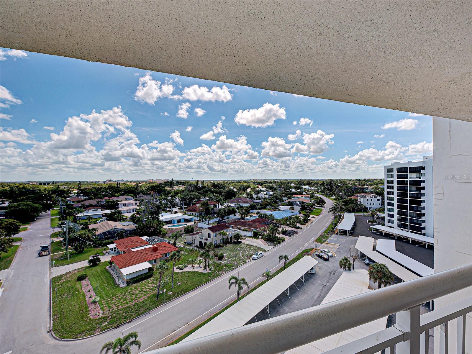 4th image of 633 Alhambra Rd, Venice, FL 34285