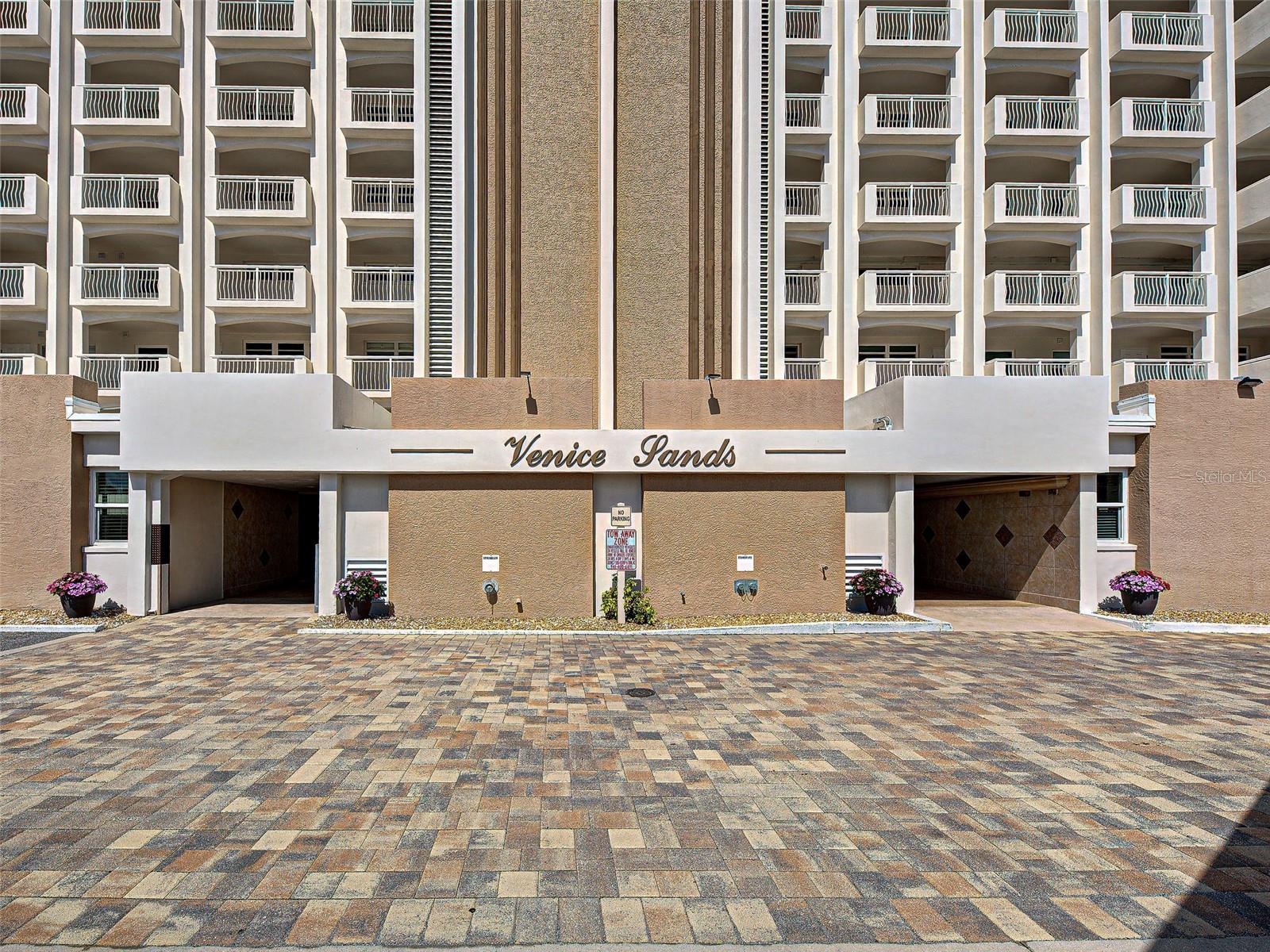 3rd image of 633 Alhambra Rd, Venice, FL 34285