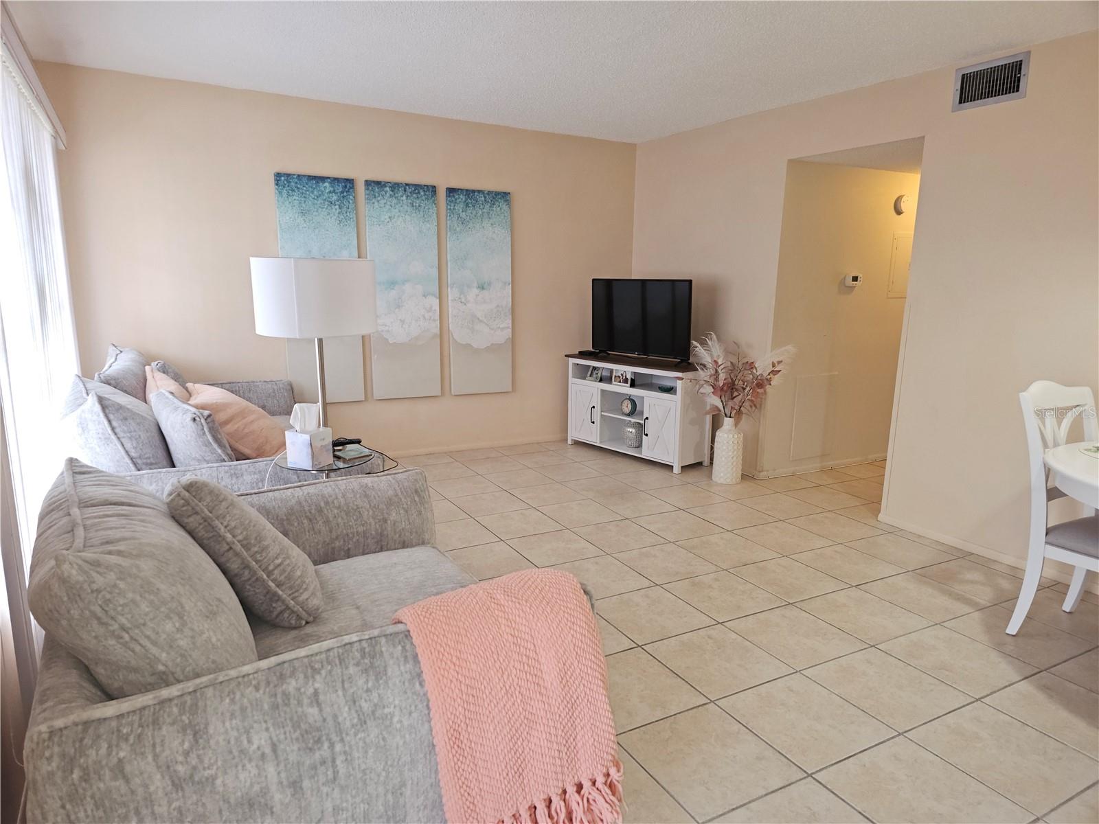 3rd image of 2458 Columbia Dr, Clearwater, FL 33763