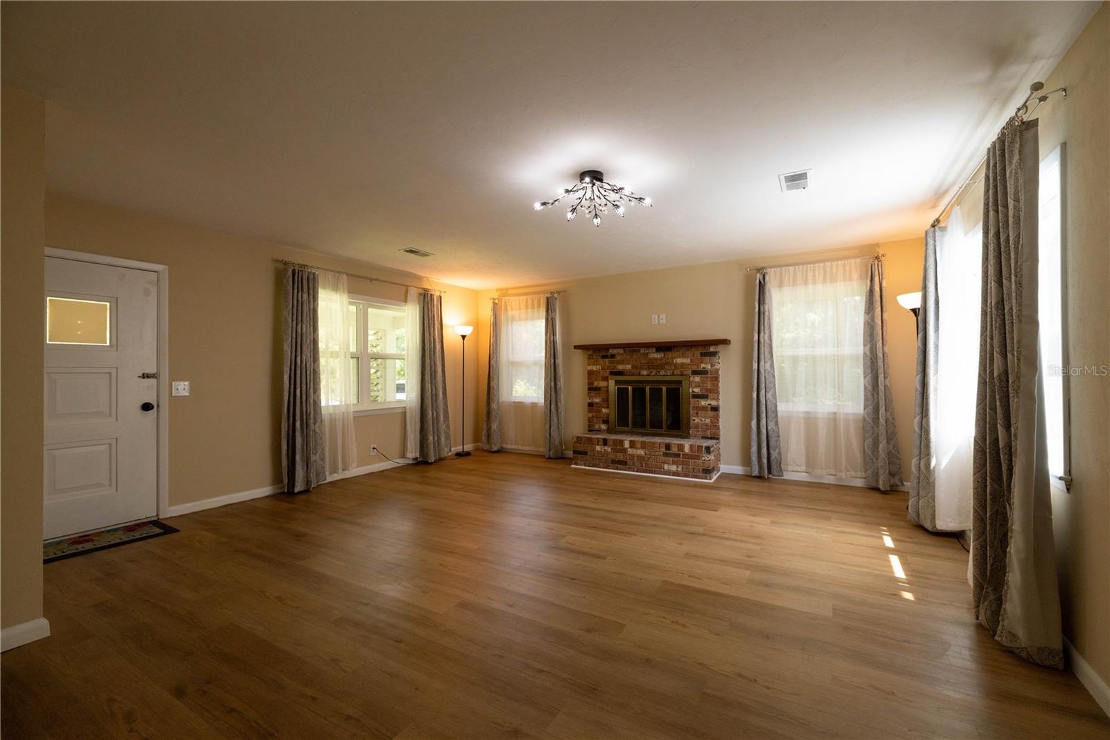 Homes for sale in Bronson, FL | 298 N Court St, Bronson, FL 32621 | MLS# GC542045