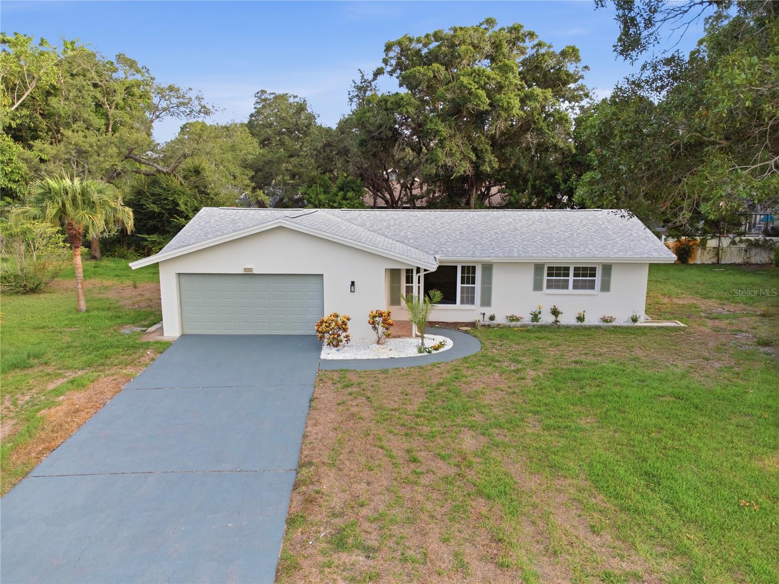 3rd image of 1920 Canadiana Ct, Dunedin, FL 34698 | MLS# TB8530269