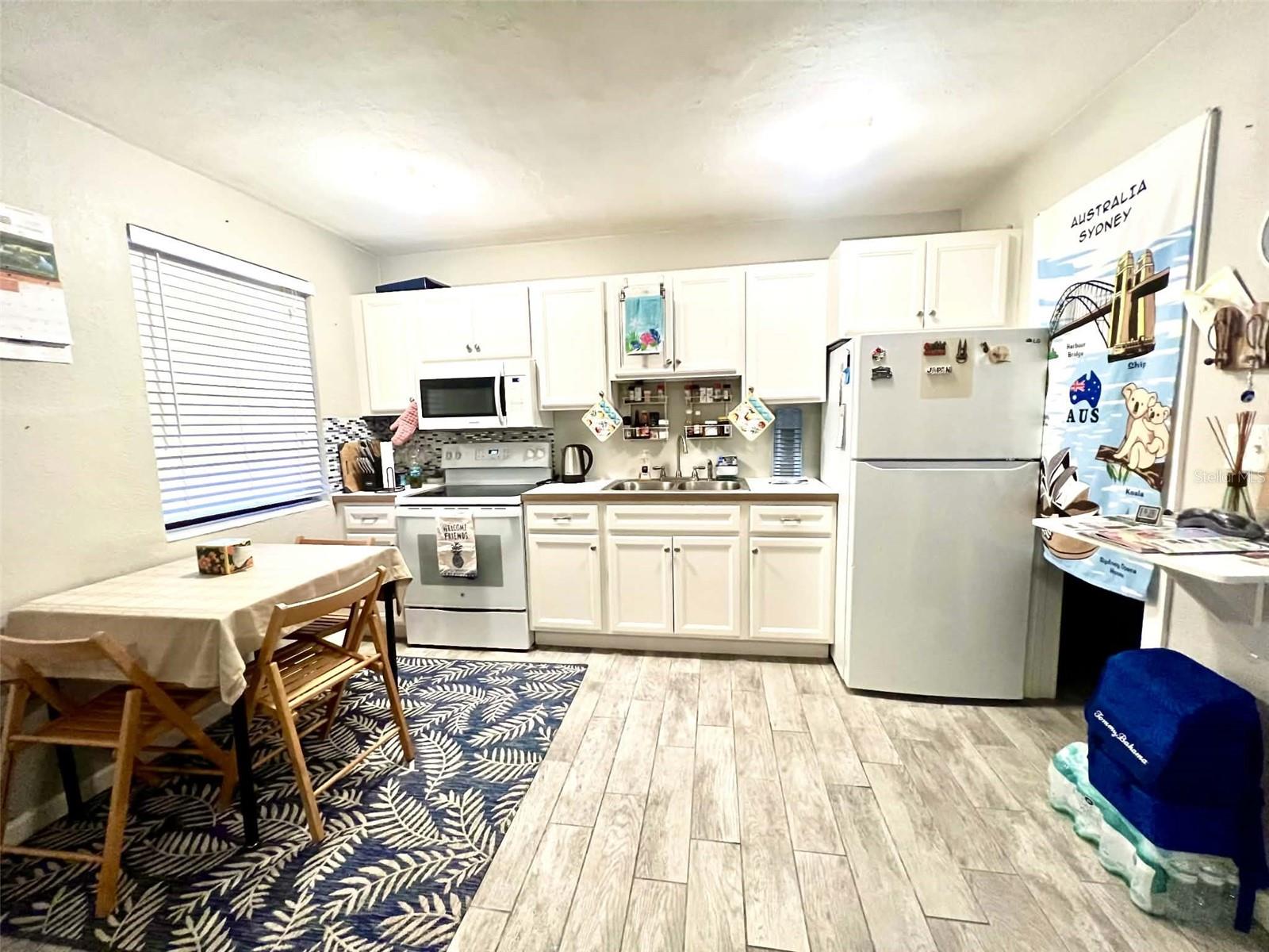4th image of 6802 Gulf Winds Dr, St Pete Beach, FL 33706 | MLS# TB8530327