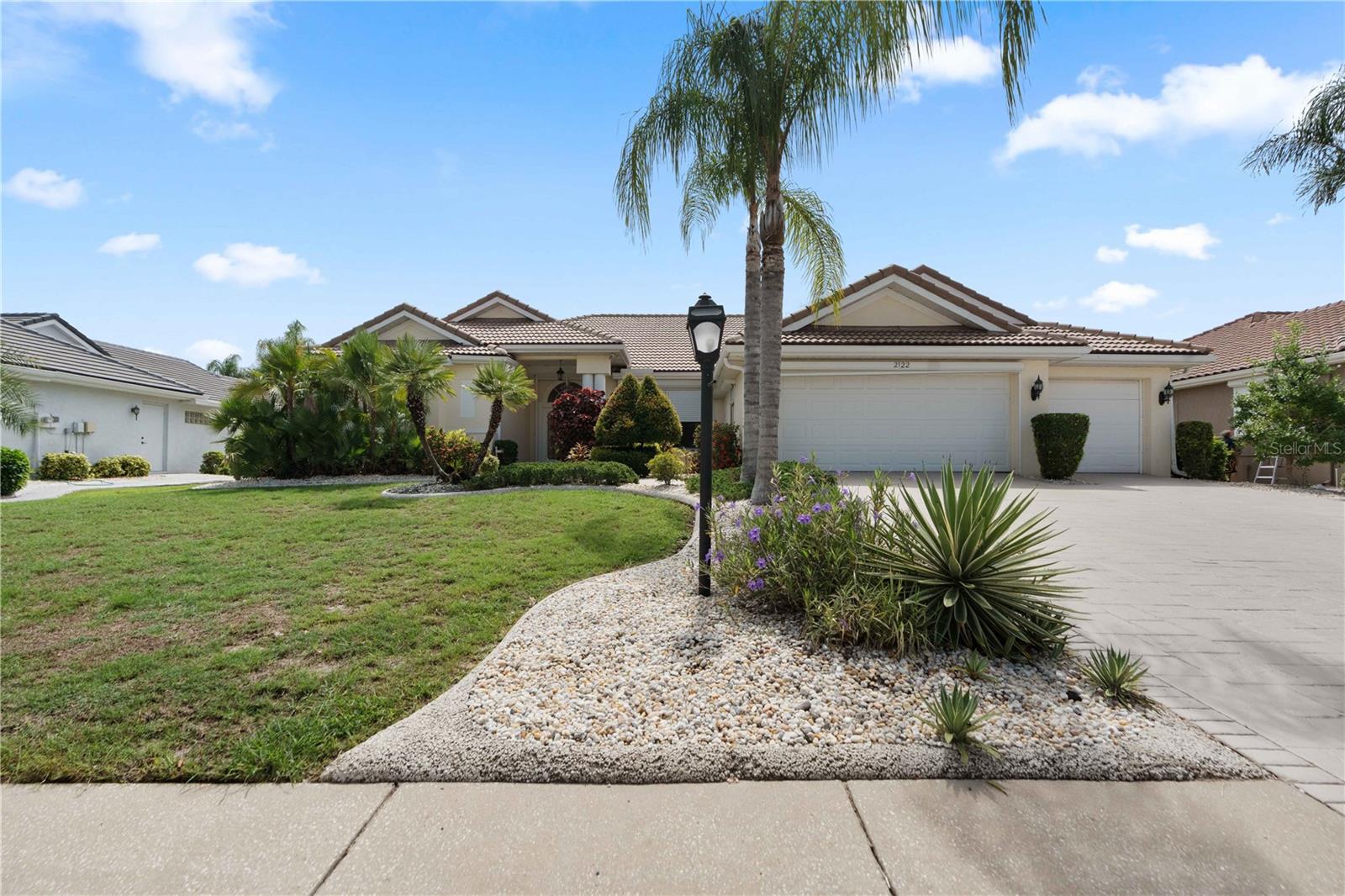 2nd image of 2122 Platinum Dr, Sun City Center, FL 33573 | MLS# W7887757
