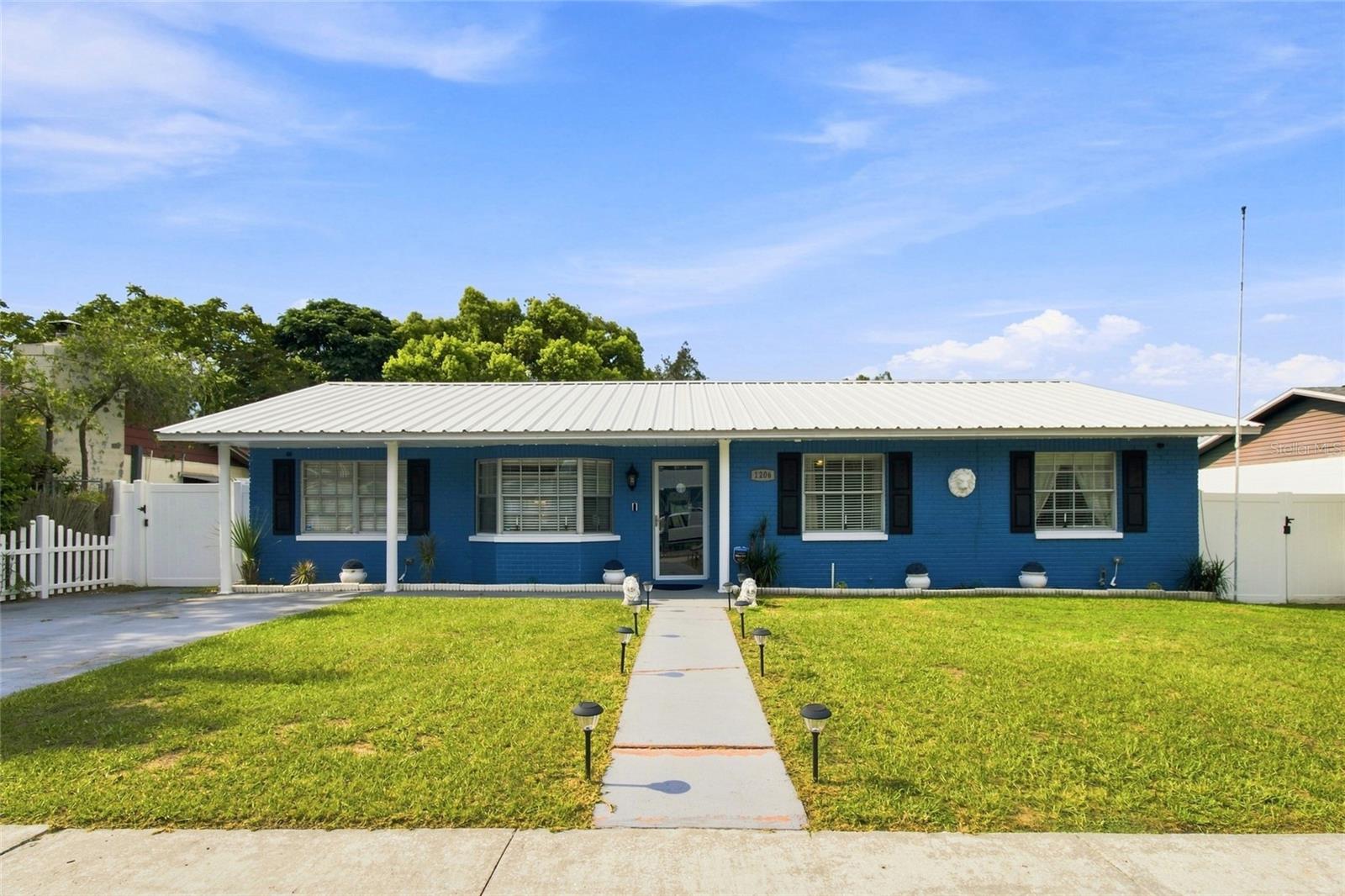 3rd image of 1206 Tulipwood Dr, Seffner, FL 33584 | MLS# TB8530487