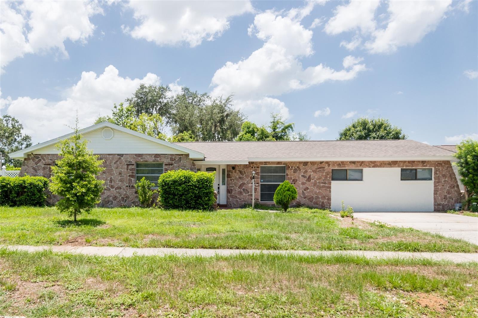 1st image of 902 Shangri La Dr, Seffner, FL 33584 | MLS# TB8530557