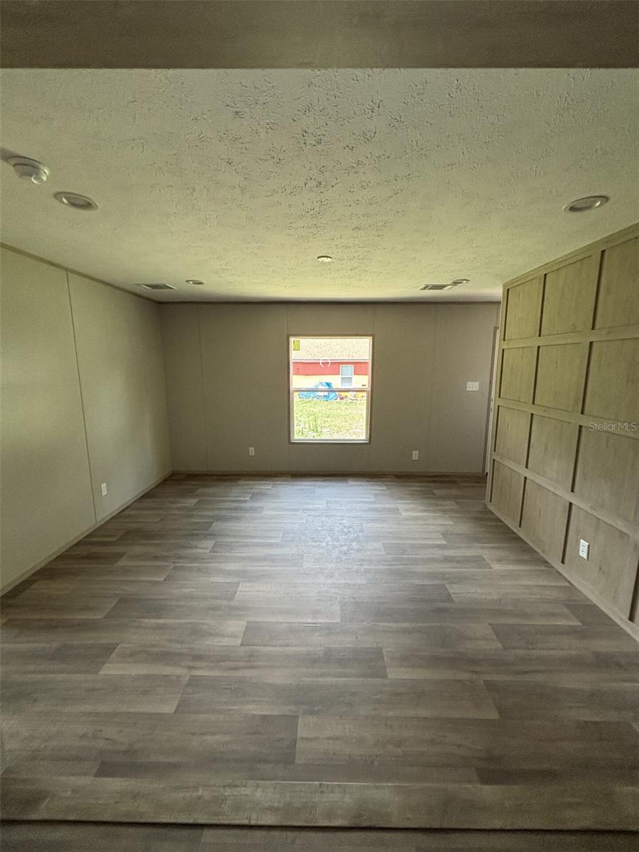 3rd image of 175 Smith St, Mulberry, FL 33860 | MLS# A4700435