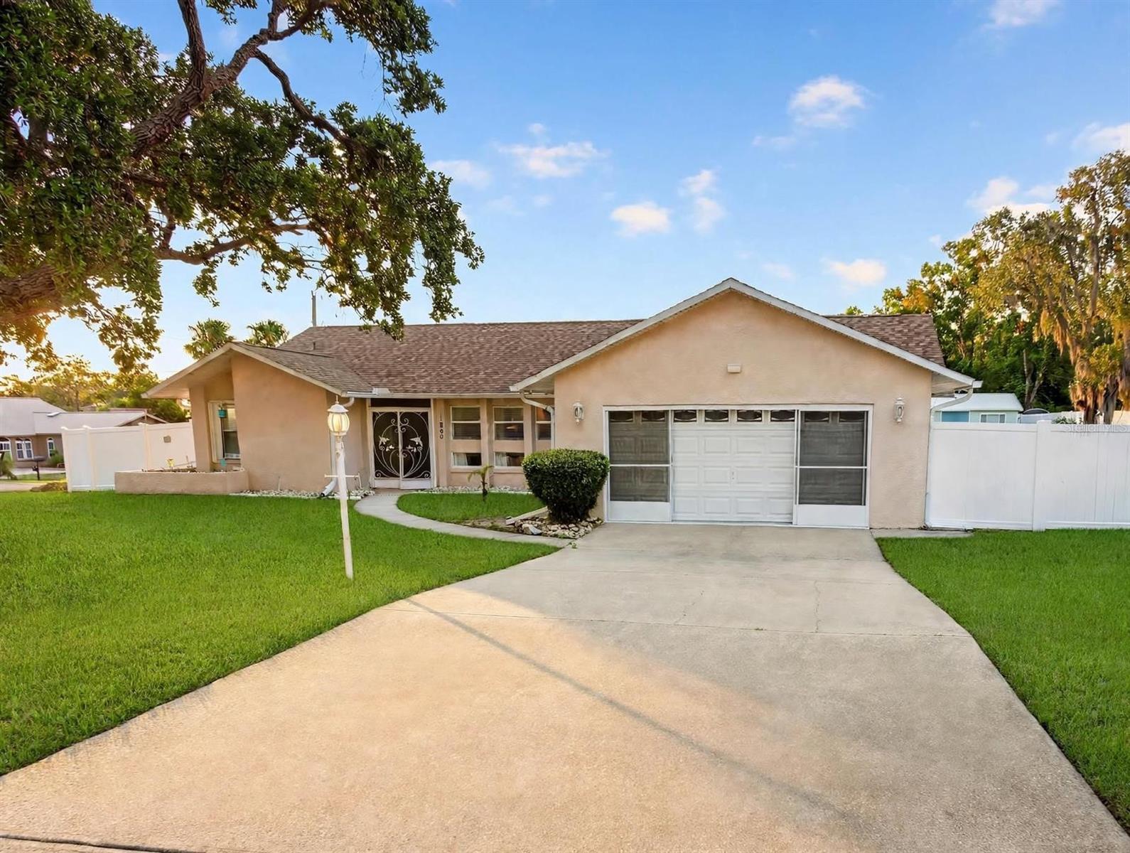 Photo 1 of Single family home for sale at 11450 Linden Dr, Spring Hill, FL 34608 | MLS# TB8530599 | Listing updated on 2026-09-02