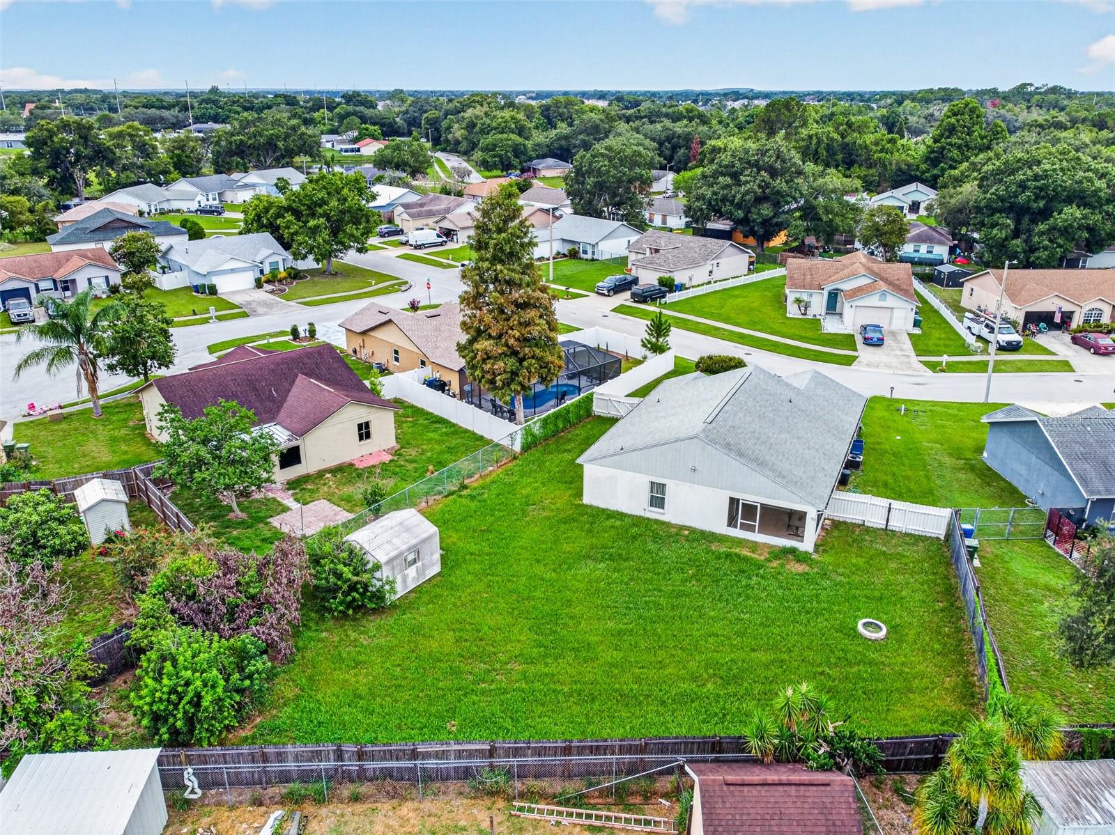 4th image of 232 Kings Pond Ave, Winter Haven, FL 33880 | MLS# P4939355
