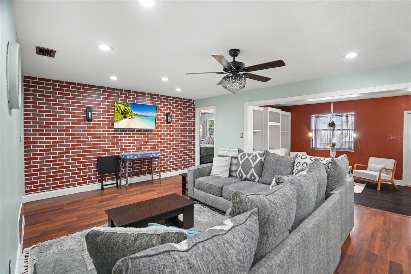 3rd image of 1564 Santa Monica Dr, Dunedin, FL 34698 | MLS# TB8530650