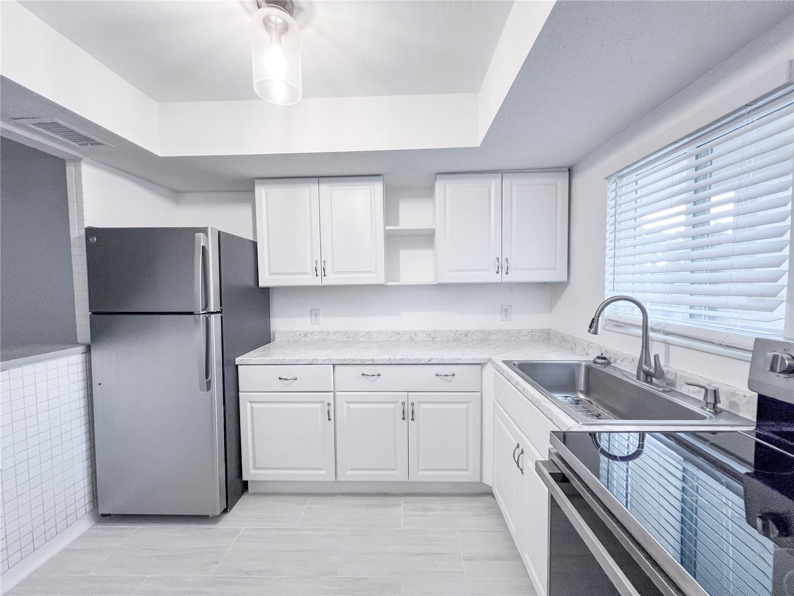 5th image of 4204 Heron Wy #B304, Bradenton, FL 34205 | MLS# A4700471