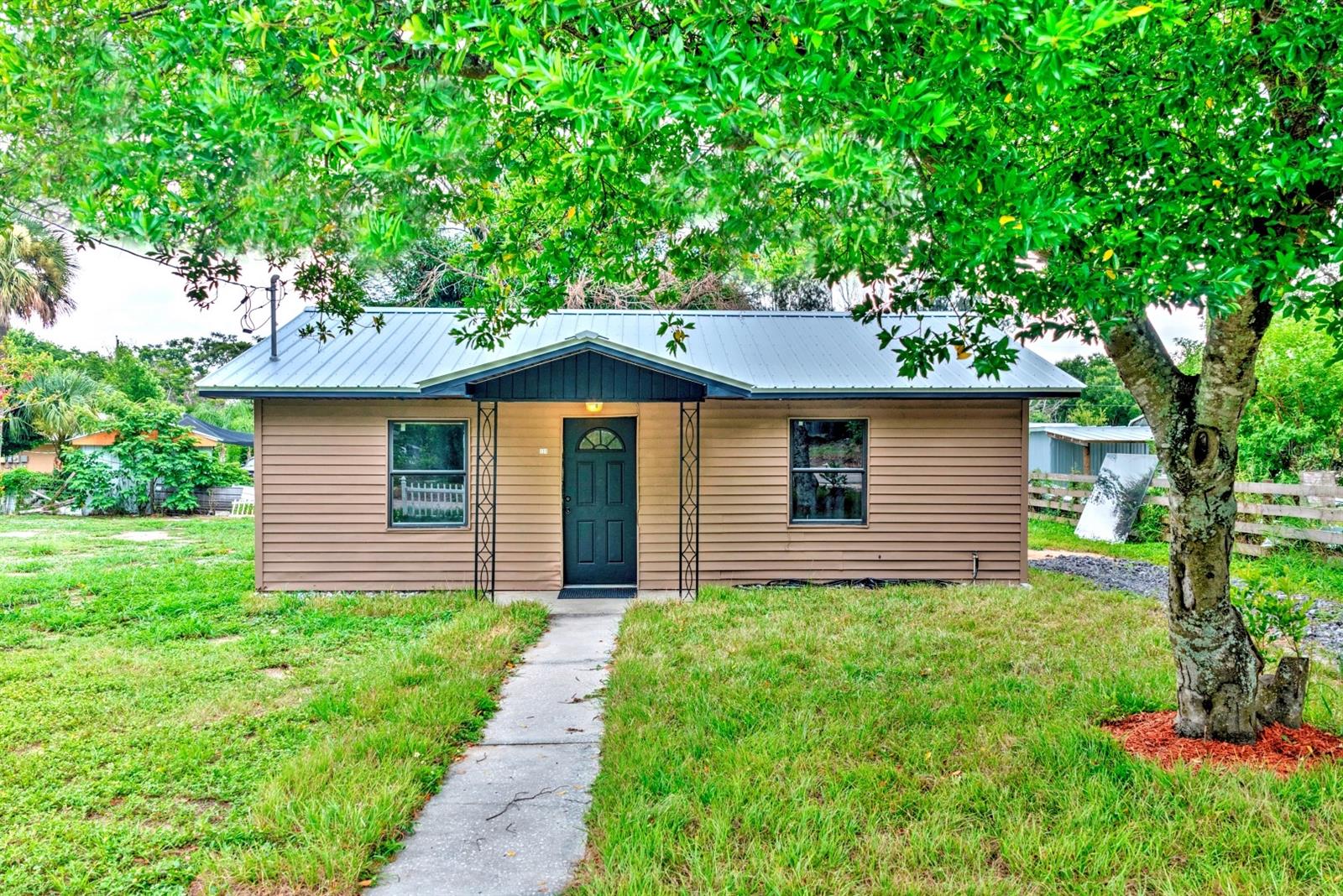 1st image of 131 Wiggins Ave, Avon Park, FL 33825 | MLS# L4963612