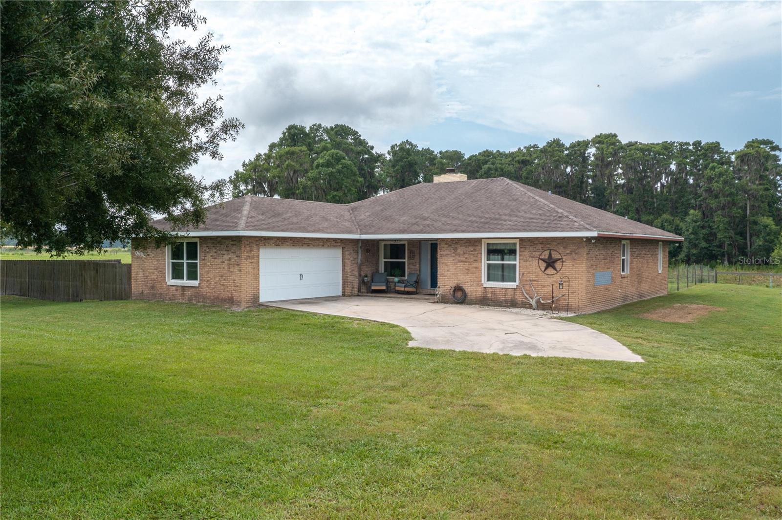 2nd image of 1755 Beth Ln, Winter Haven, FL 33880 | MLS# P4939360