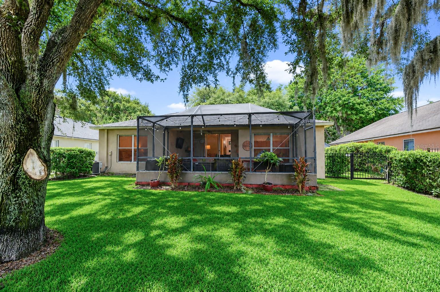 3rd image of 6209 Gannetdale Dr, Lithia, FL 33547 | MLS# TB8530807