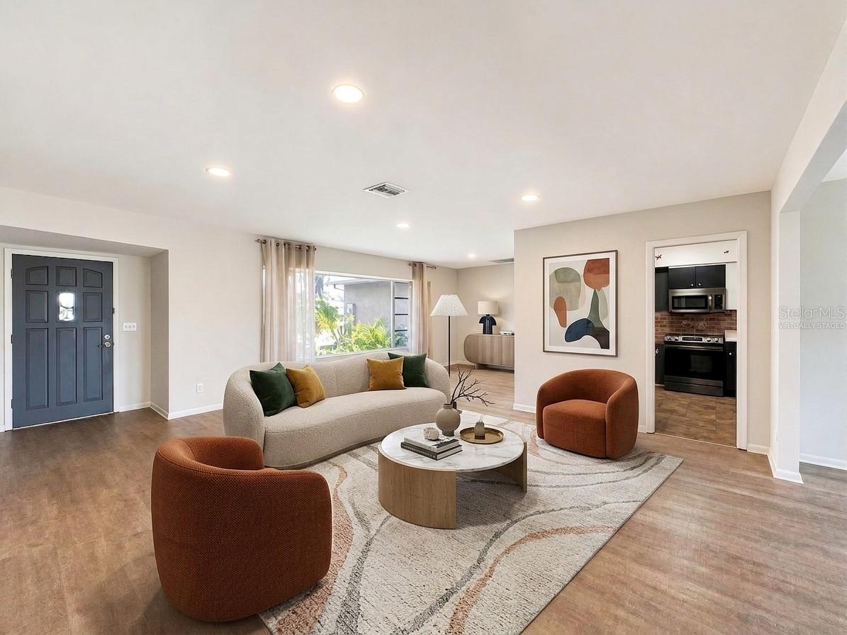 3rd image of 356 Peppertree Rd, Venice, FL 34293 | MLS# N6145078