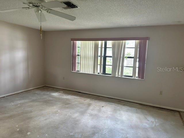 4th image of 7812 Royal Hart Dr, New Port Richey, FL 34653 | MLS# W7887808