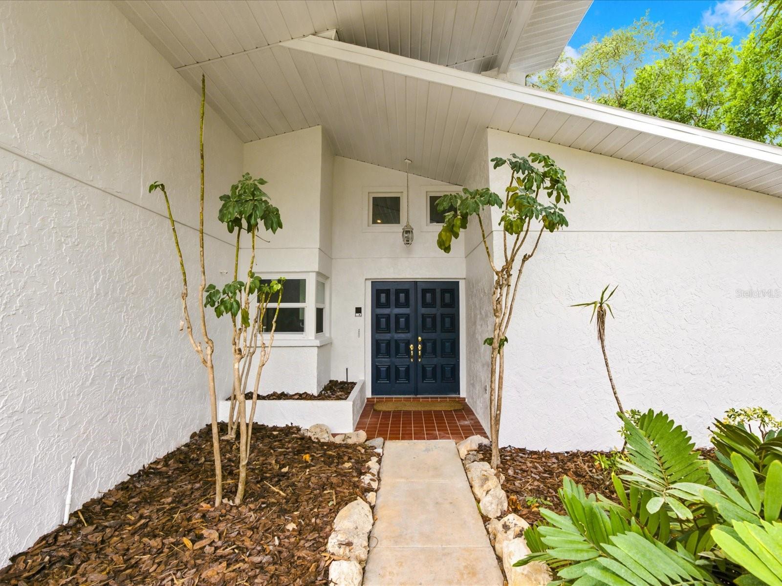 2nd image of 419 Wayfarer Ct, Tarpon Springs, FL 34689 | MLS# W7887811