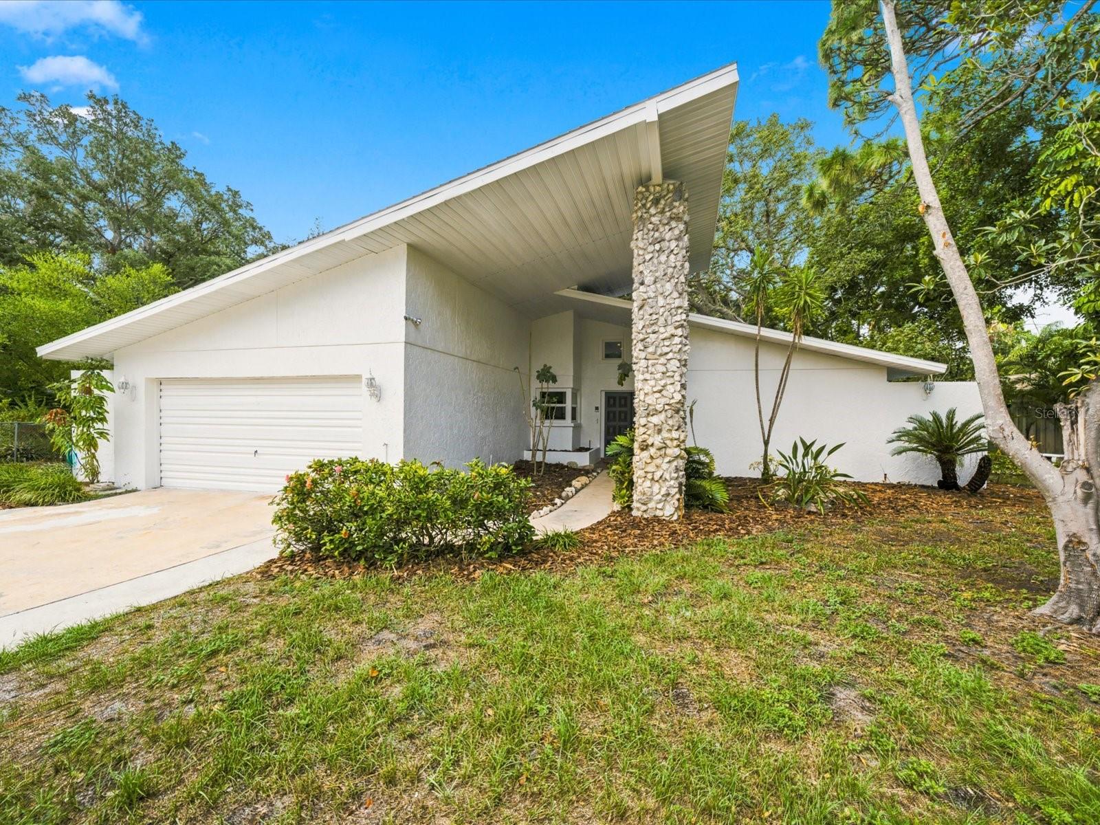 1st image of 419 Wayfarer Ct, Tarpon Springs, FL 34689 | MLS# W7887811