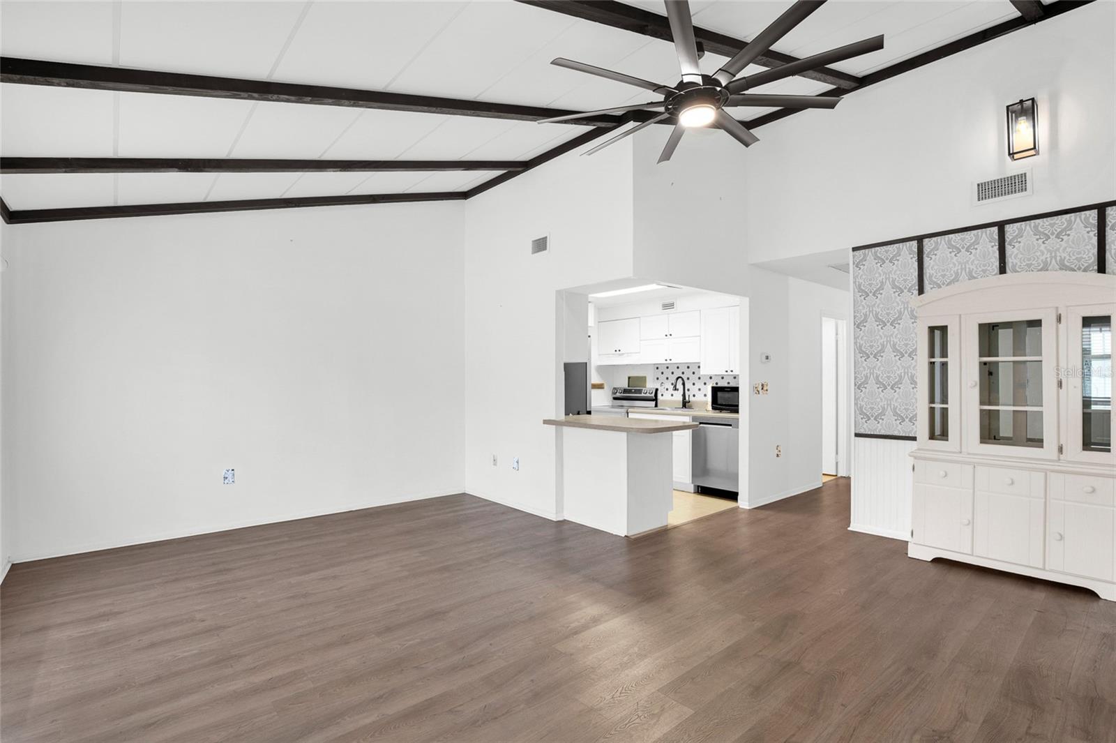 4th image of 6 Country Clb Dr, NEW SMYRNA BEACH, FL 32168
