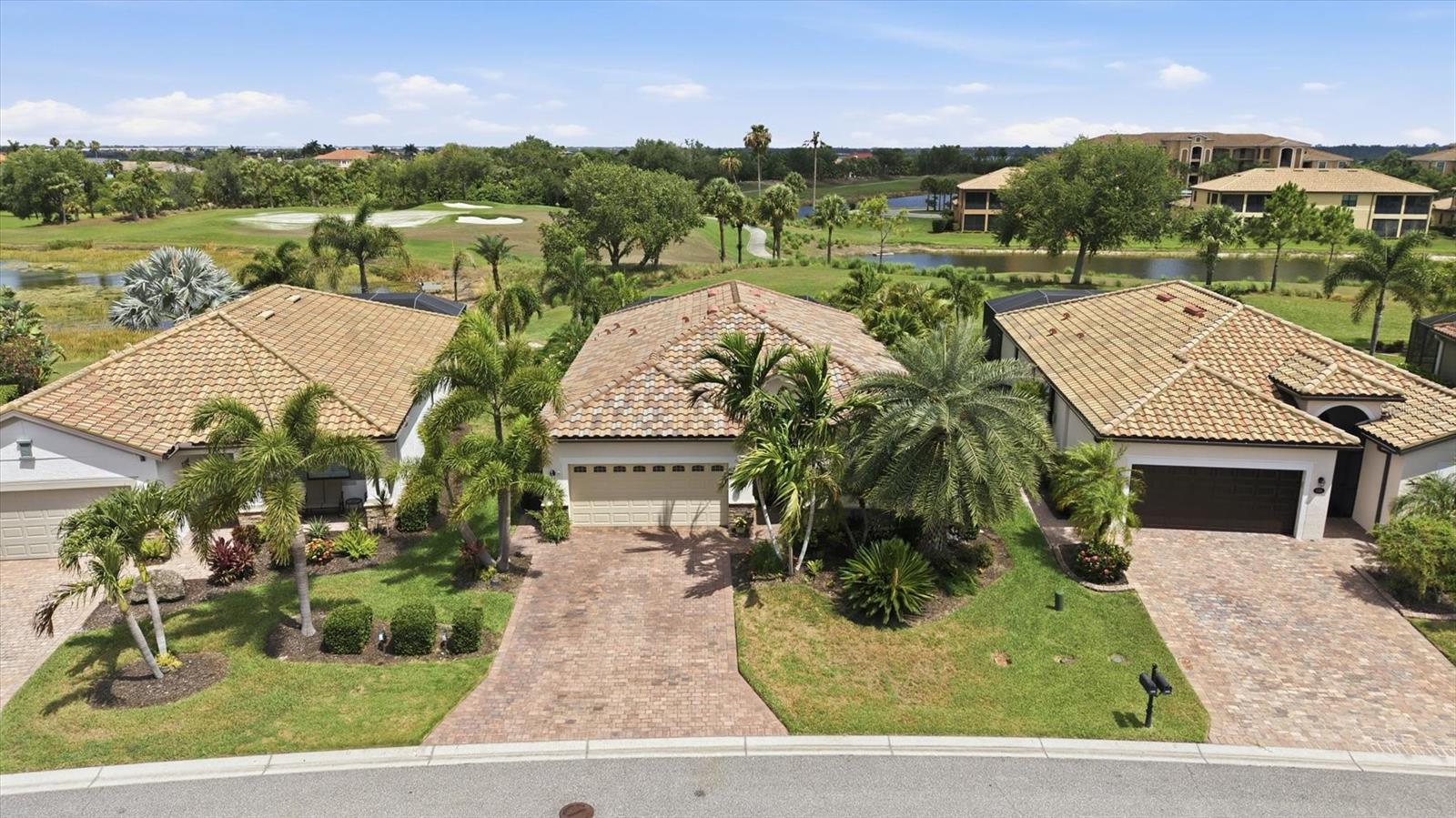 1st image of 6540 Willowshire Wy, Bradenton, FL 34212 | MLS# A4700523
