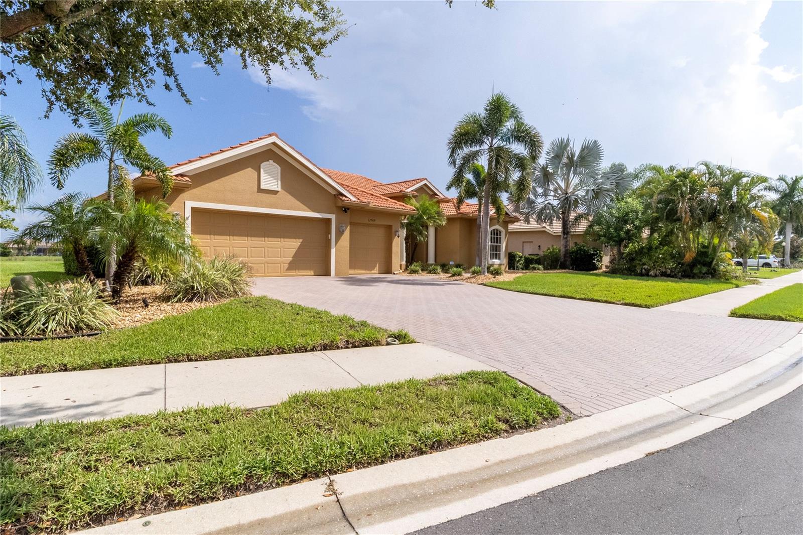 2nd image of 12709 Penguin Dr, Bradenton, FL 34212 | MLS# TB8530887