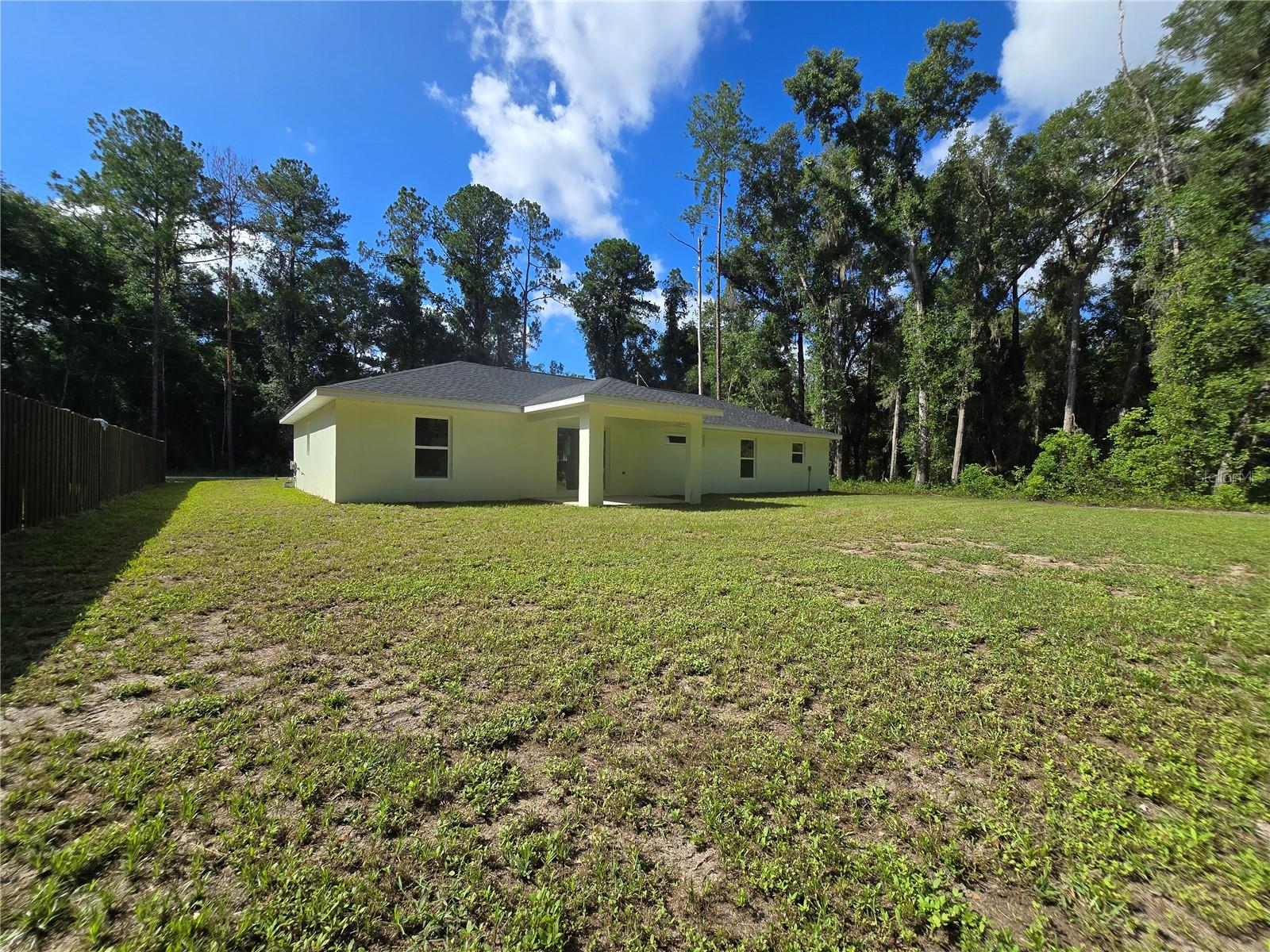 3rd image of 11 Sequoia Loop Pl, Ocklawaha, FL 32179 | MLS# OM728834