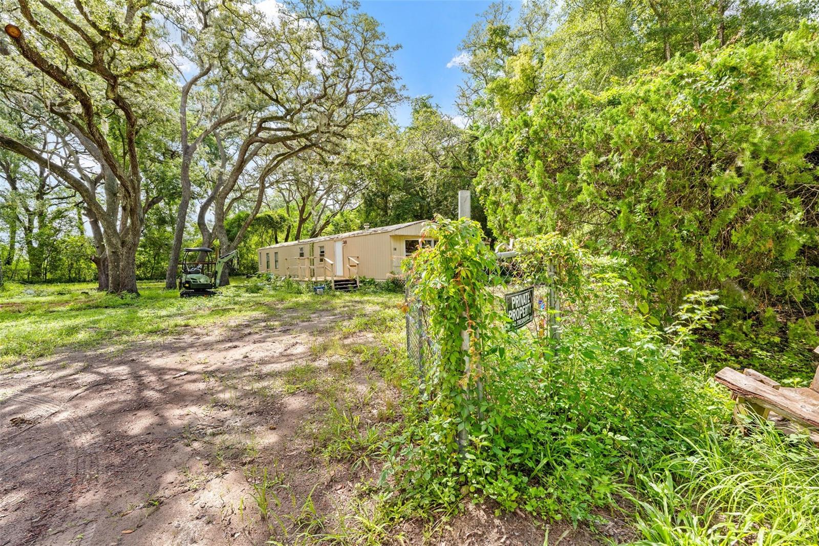 3rd image of 122 Arkays Ave, Spring Hill, FL 34609 | MLS# W7887822