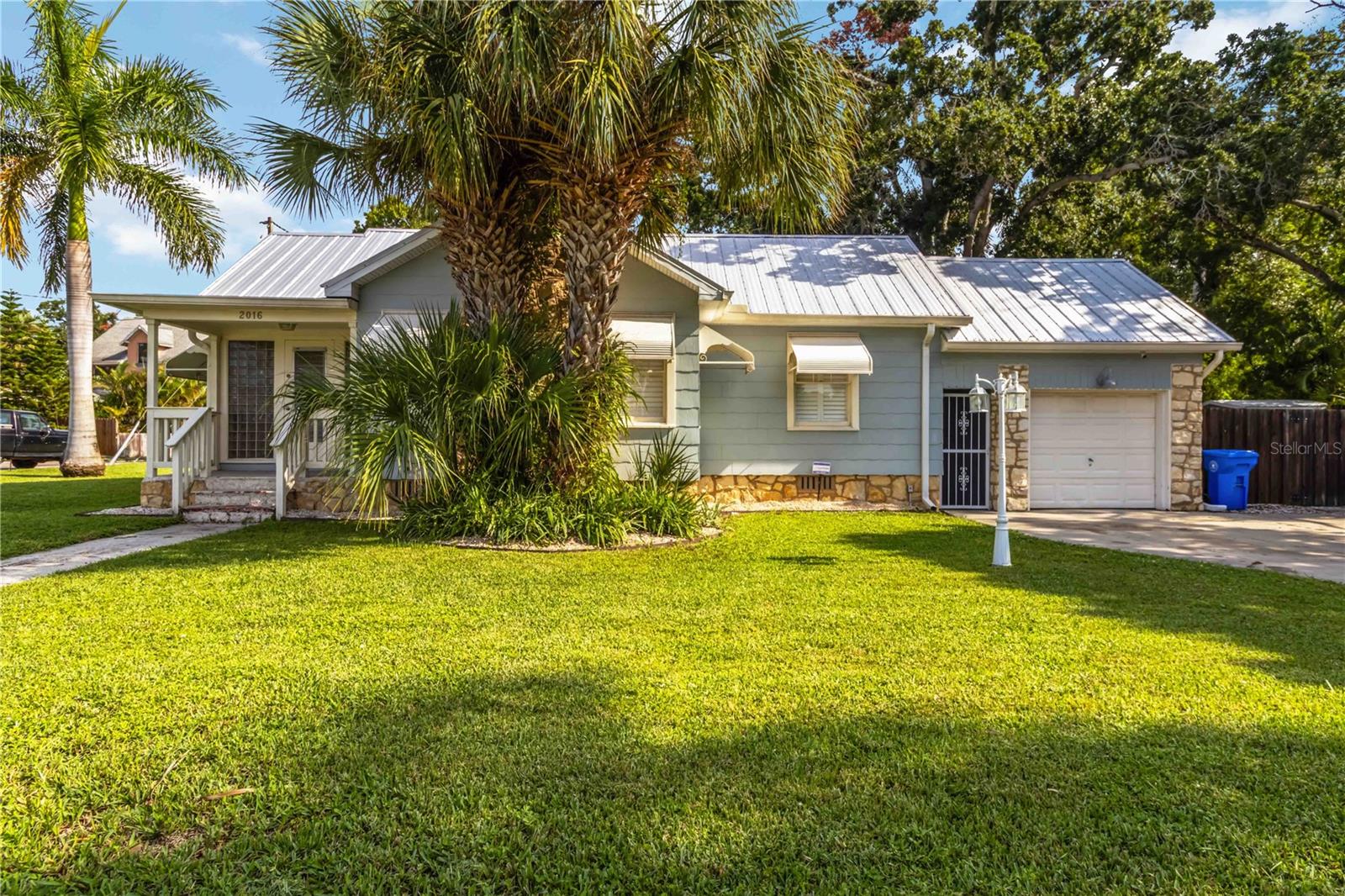 1st image of 2016 Virginia Dr, Bradenton, FL 34205 | MLS# A4700543