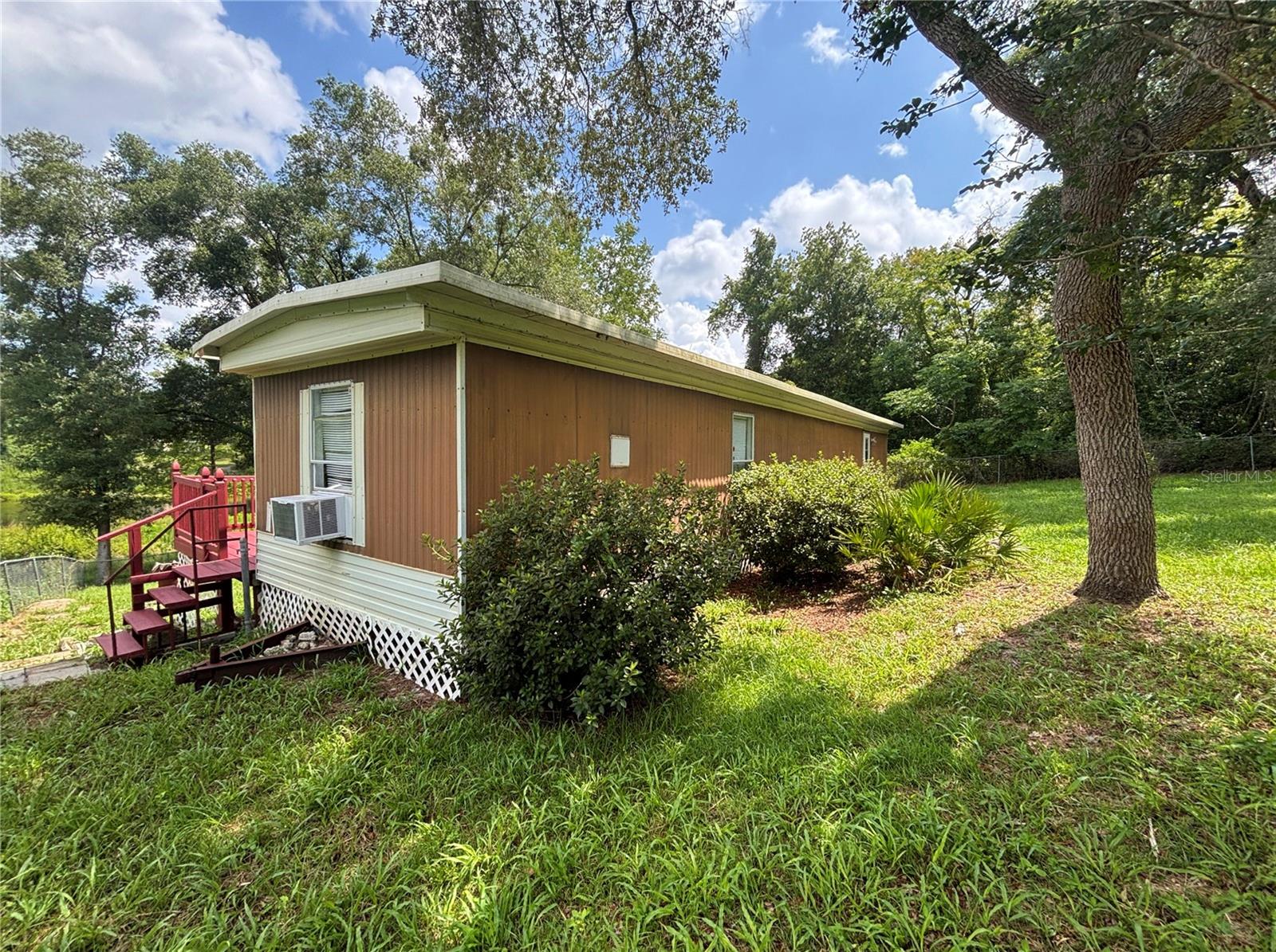 2nd image of 18225 Se 22nd Pl, Silver Springs, FL 34488 | MLS# OM728847