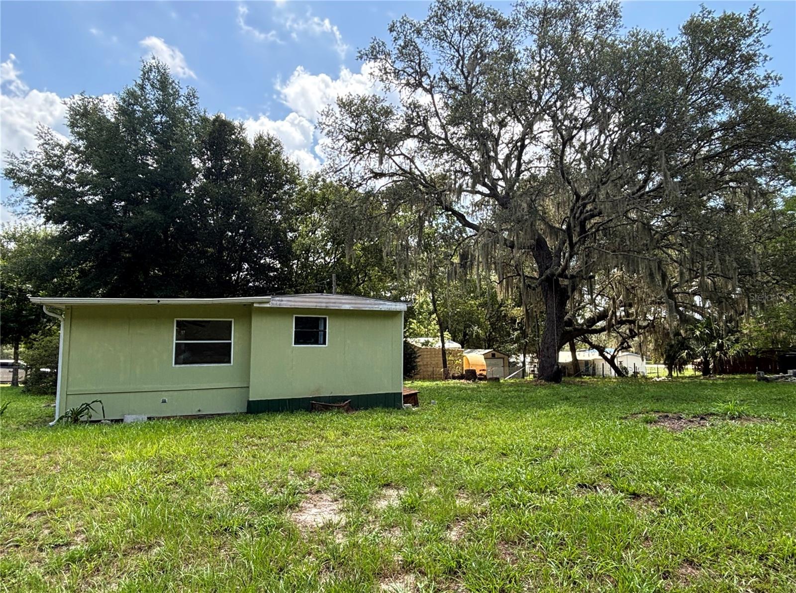 5th image of 18274 Se 22Nd Pl, Silver Springs, FL 34488 | MLS# OM728850