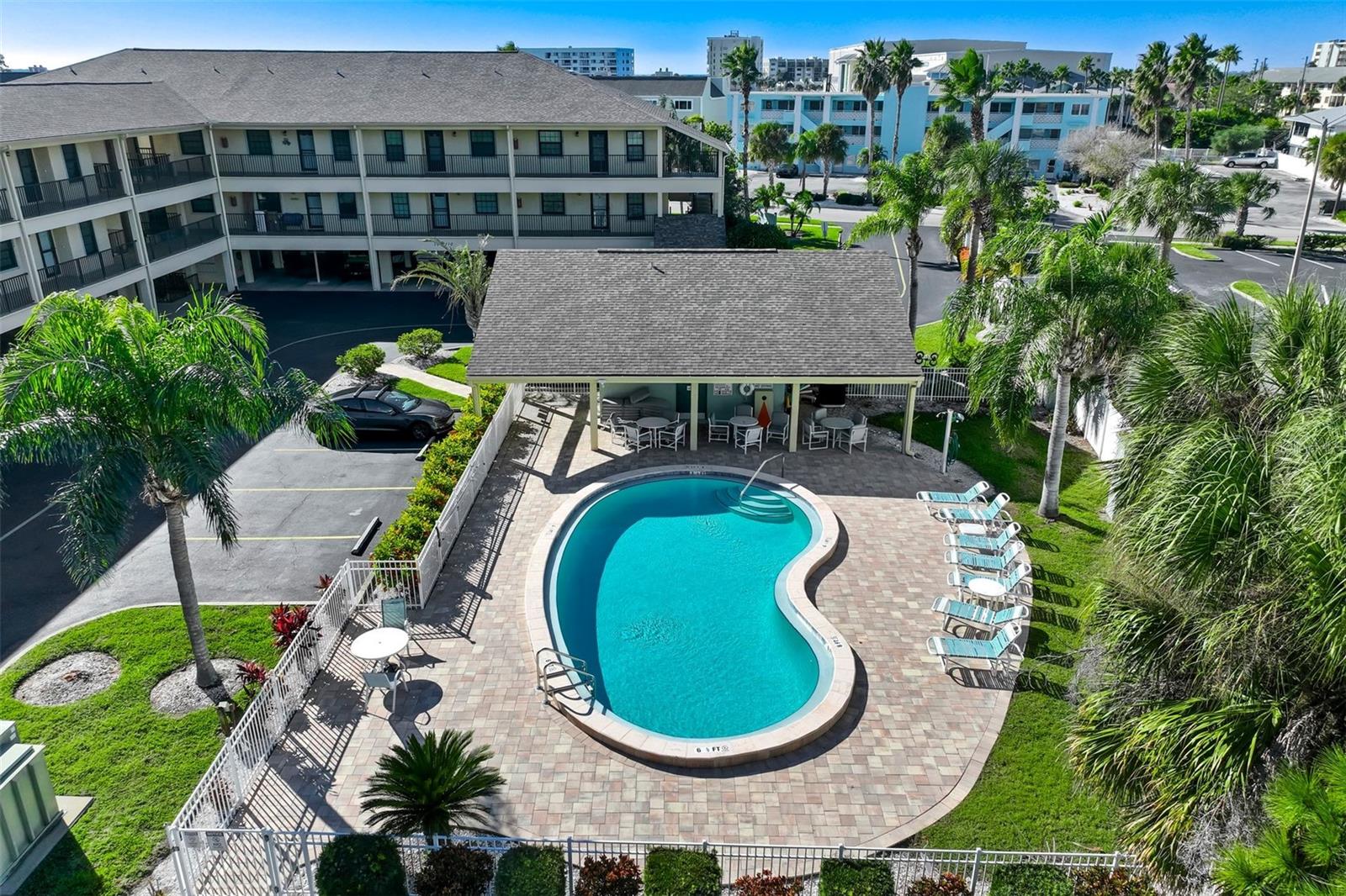 3rd image of 460 S Paula Dr #108, Dunedin, FL 34698 | MLS# TB8530971
