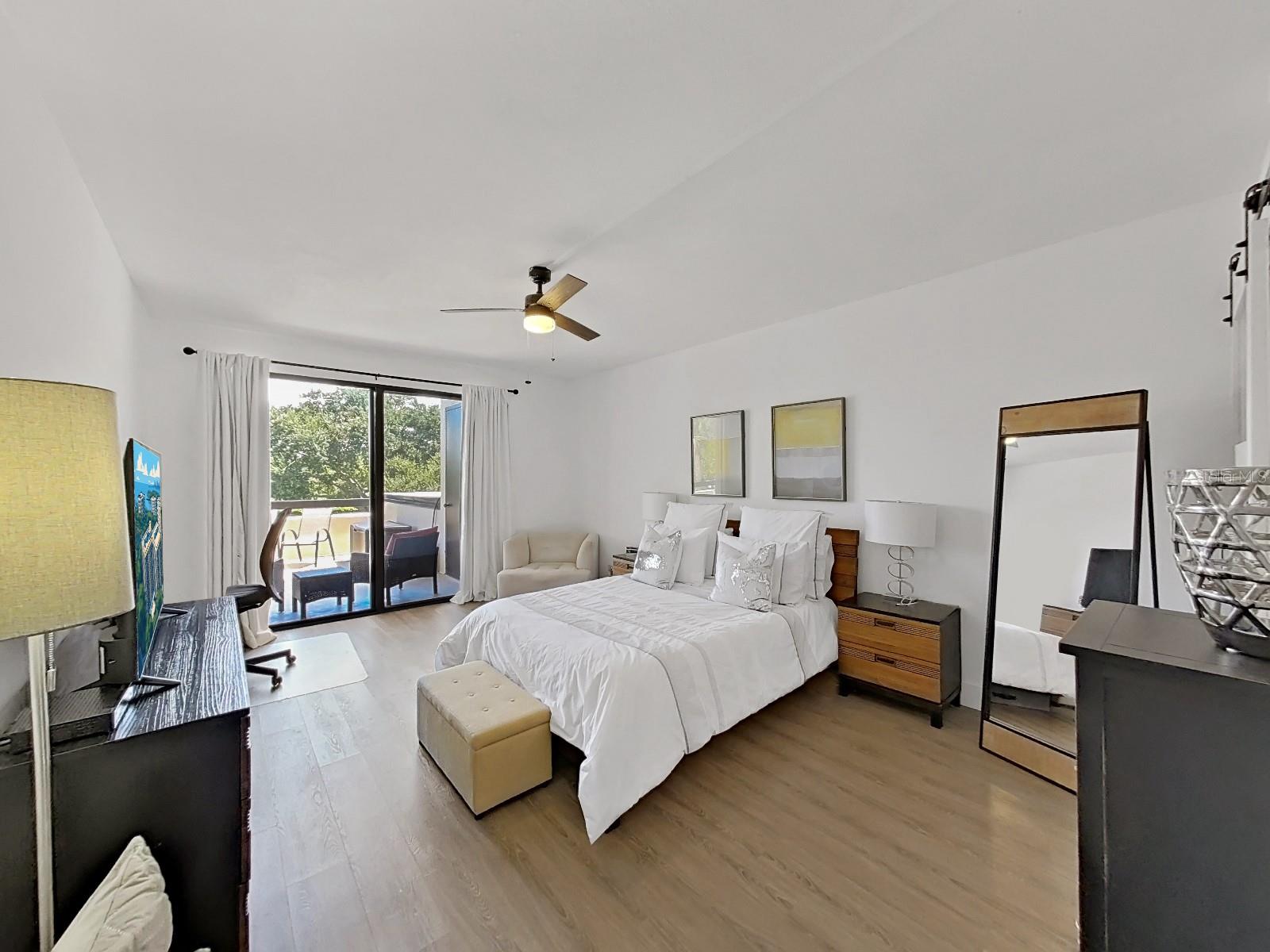 2nd image of 150 Belleview Blvd, BELLEAIR, FL 33756