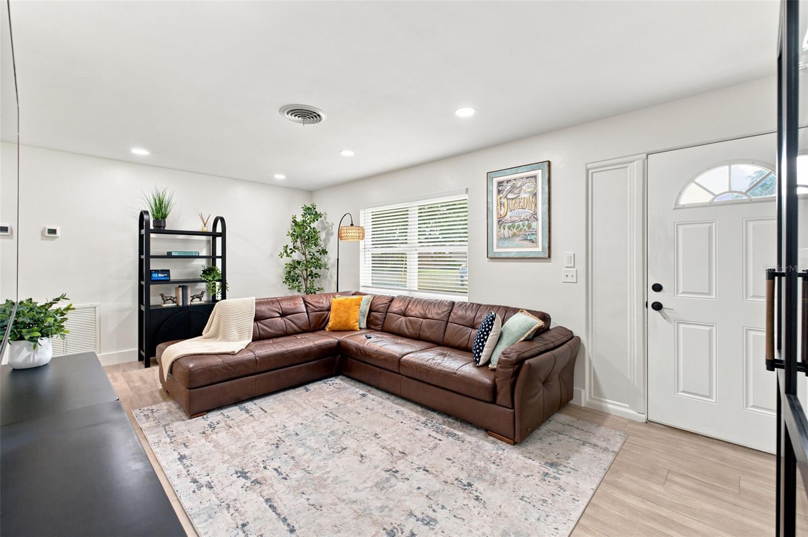 4th image of 2048 Jefferson Ave, Dunedin, FL 34698 | MLS# TB8531130