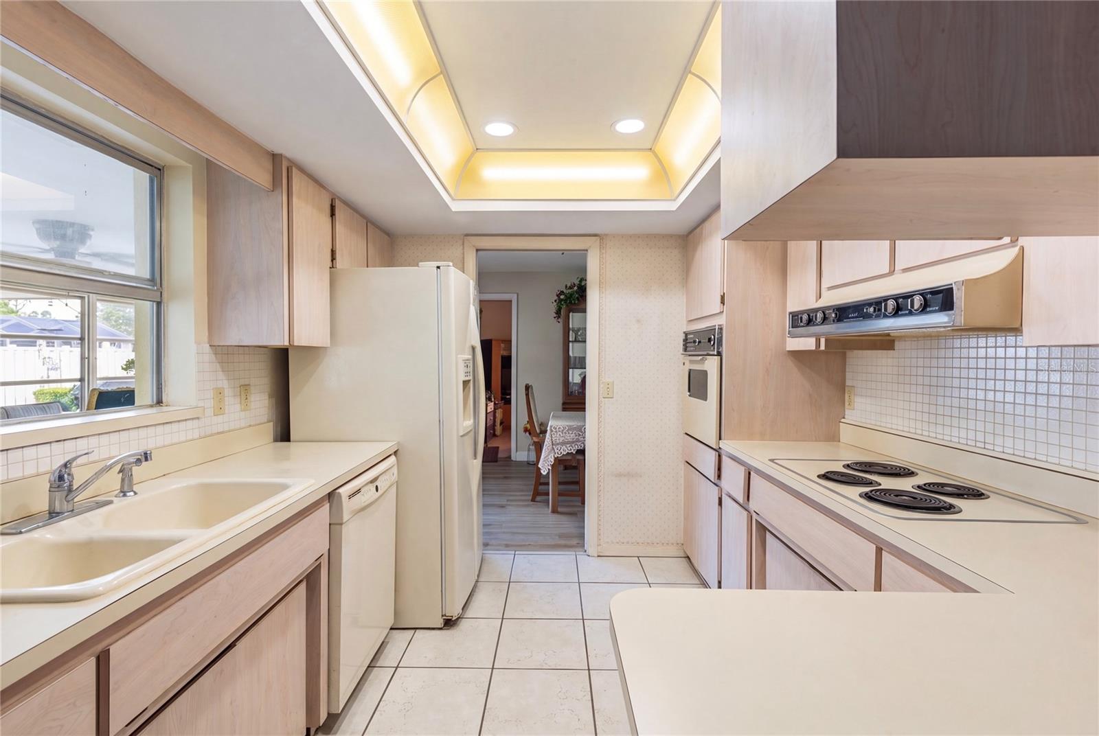 3rd image of 1081 Mcfarland St, Dunedin, FL 34698 | MLS# TB8531185