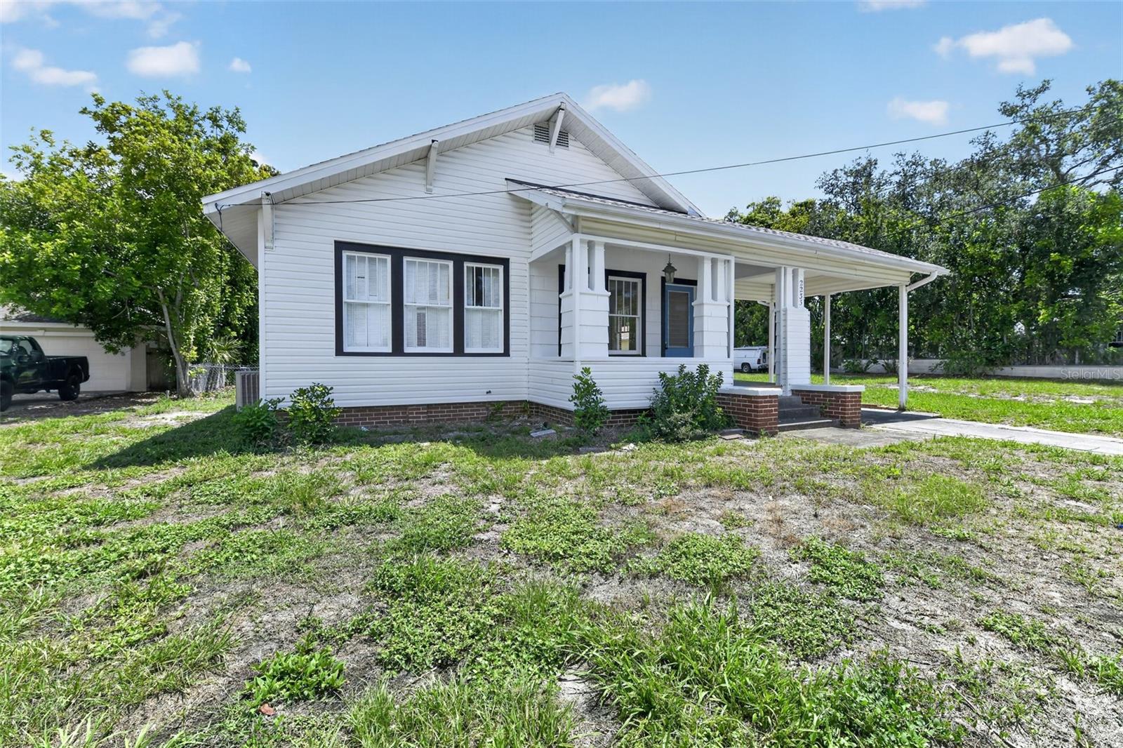 2nd image of 2233 11th Ave W, Bradenton, FL 34205 | MLS# A4700610
