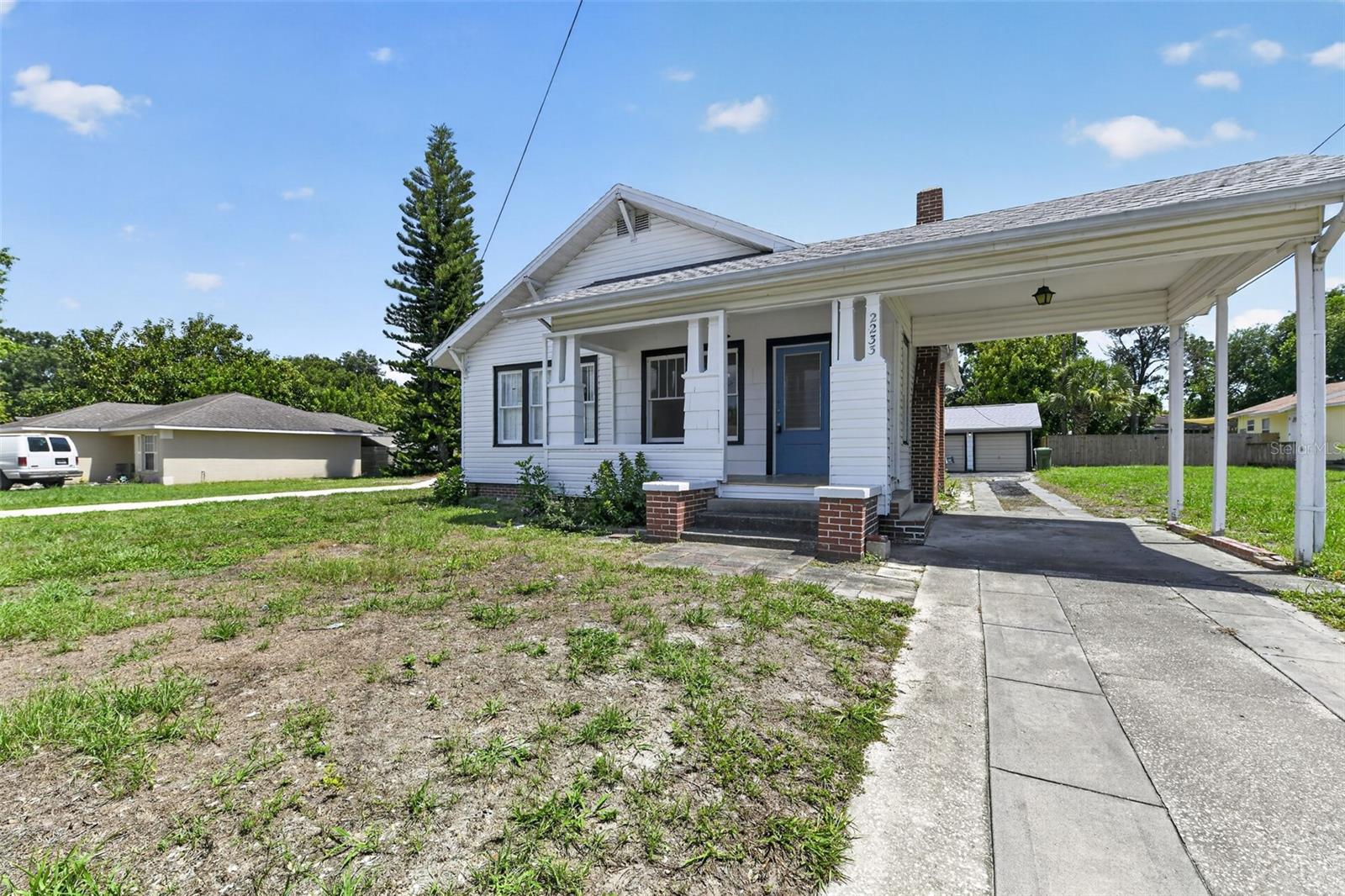 3rd image of 2233 11Th Ave W, Bradenton, FL 34205 | MLS# A4700610