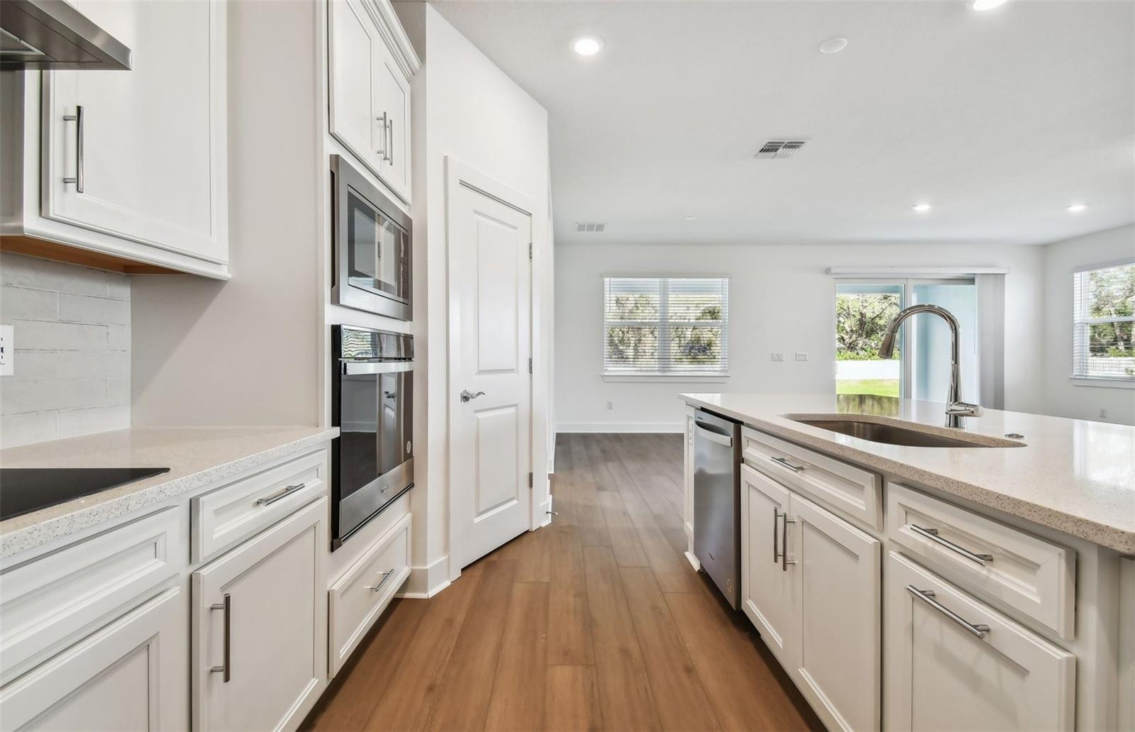 4th image of 33433 Barnebrook Dr, Wesley Chapel, FL 33545 | MLS# TB8531258