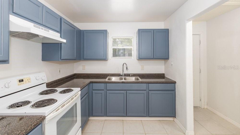 5th image of 31128 Lochmore Cir, Sorrento, FL 32776 | MLS# O6427017