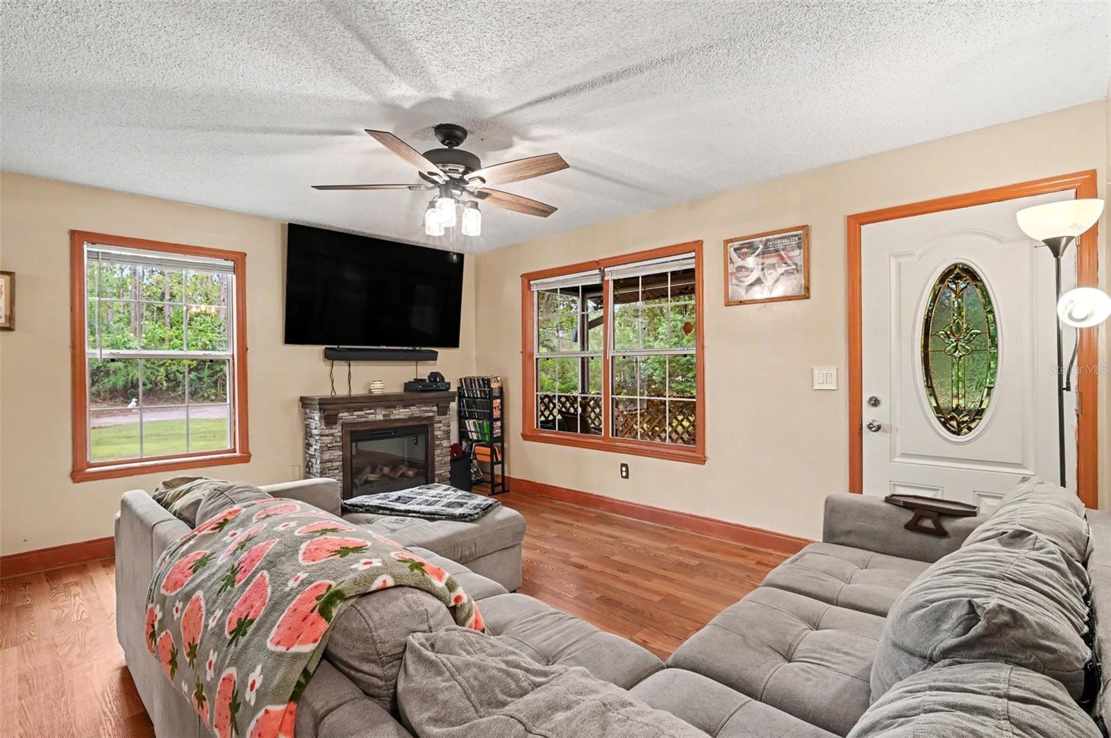 3rd image of 490 Pine Woods Rd, Ormond Beach, FL 32174 | MLS# TB8531450