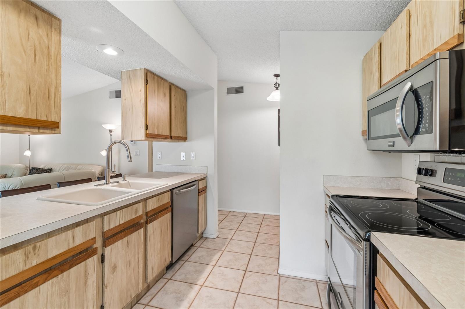 2nd image of 10305 Turkey Oak Dr, New Port Richey, FL 34654 | MLS# W7887856
