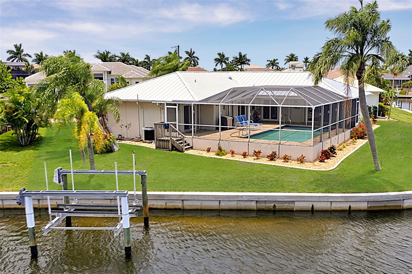 5th image of 1230 Swan Ct, Punta Gorda, FL 33950 | MLS# C7528683