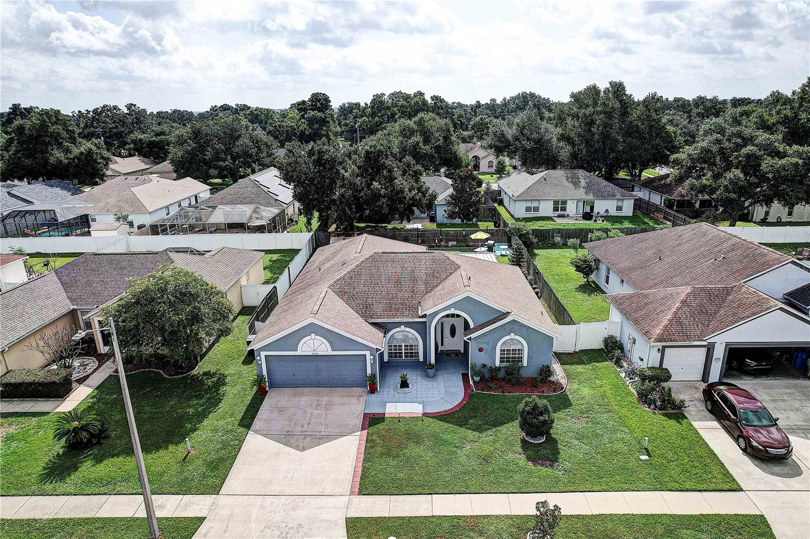 3rd image of 2242 Towering Oaks Cir, Seffner, FL 33584 | MLS# TB8531581