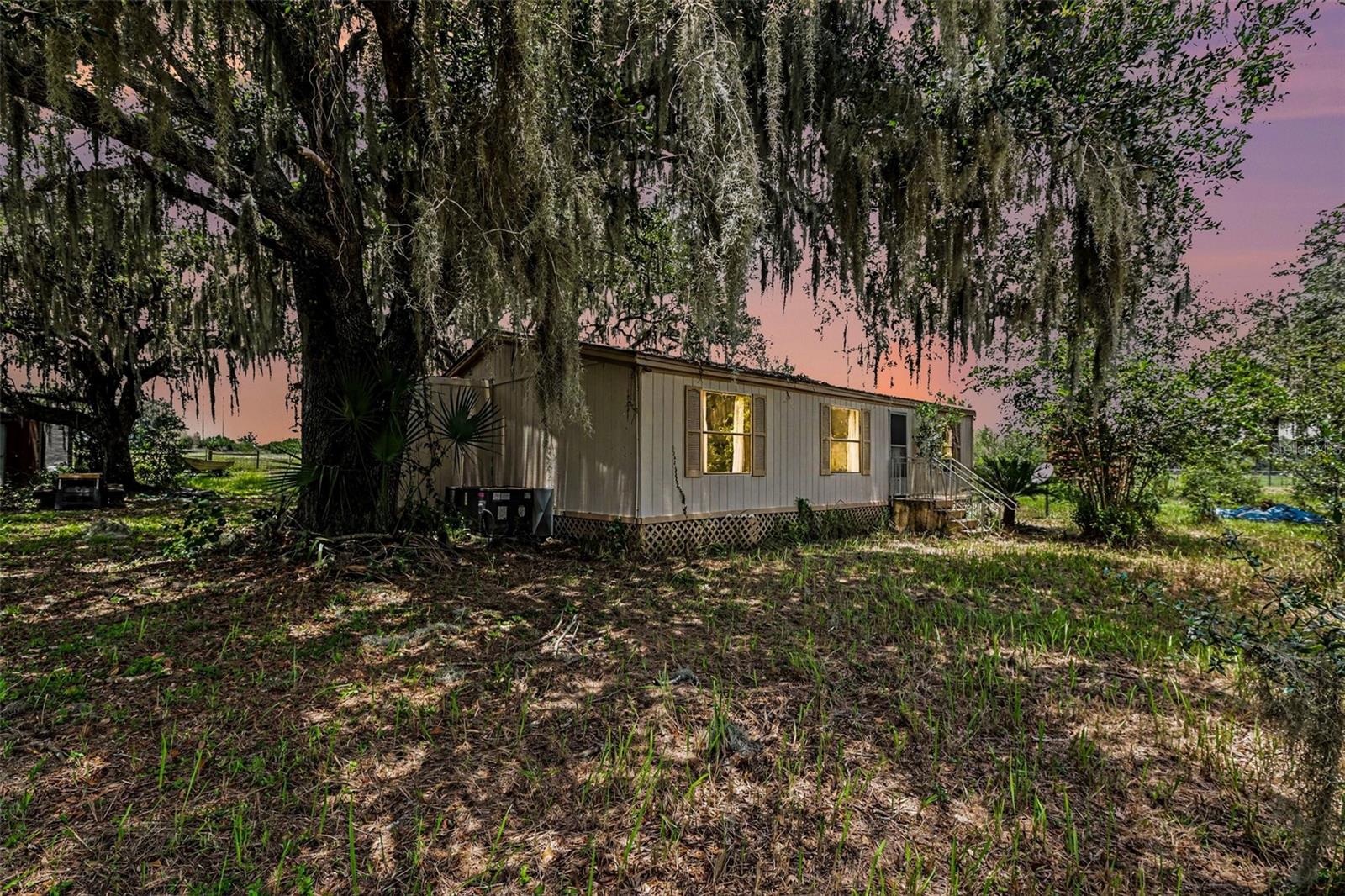 4th image of 10239 Lyons Ave, Lithia, FL 33547 | MLS# TB8531598