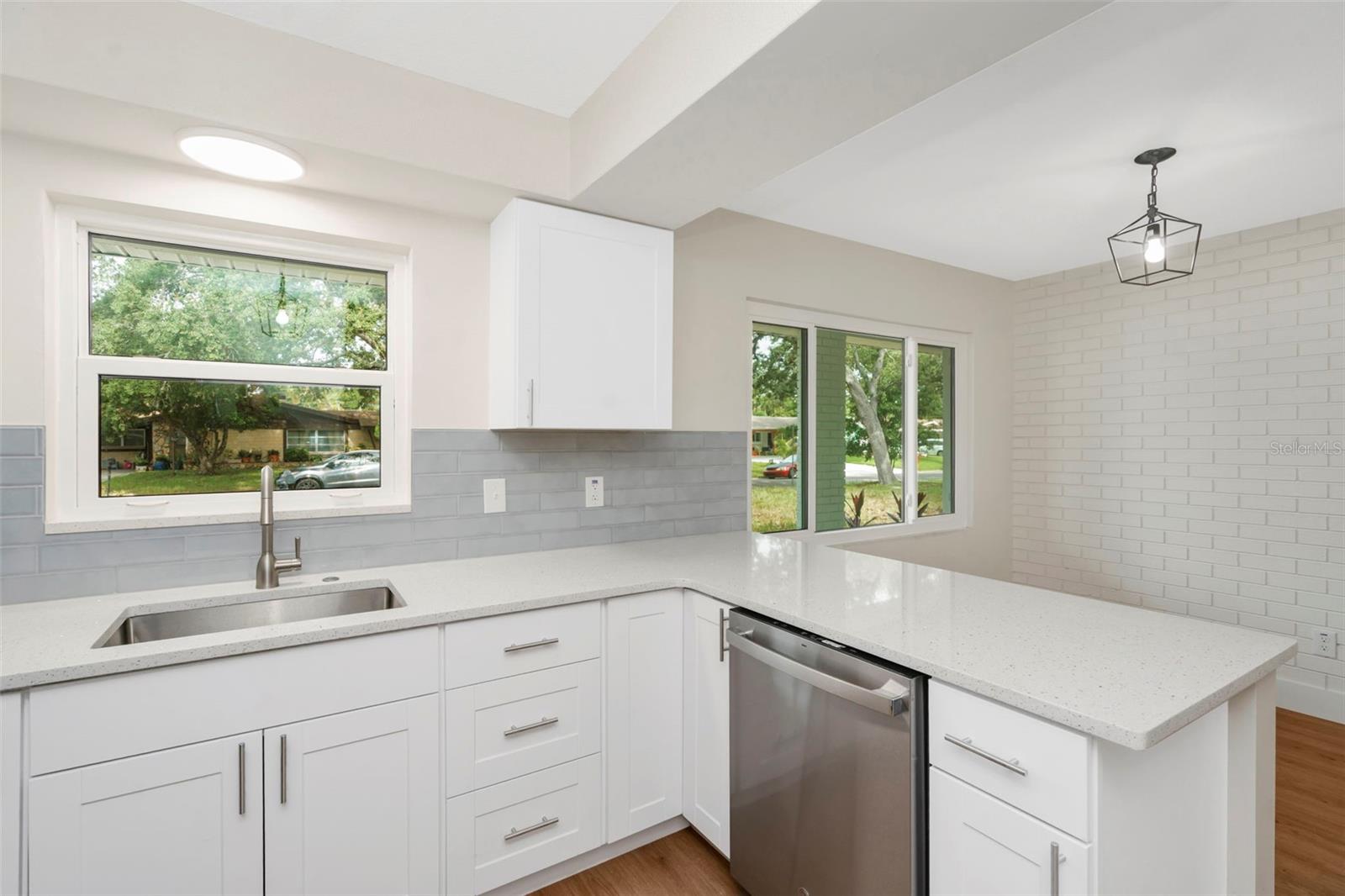 5th image of 19 Ventura Dr, Dunedin, FL 34698 | MLS# TB8531611
