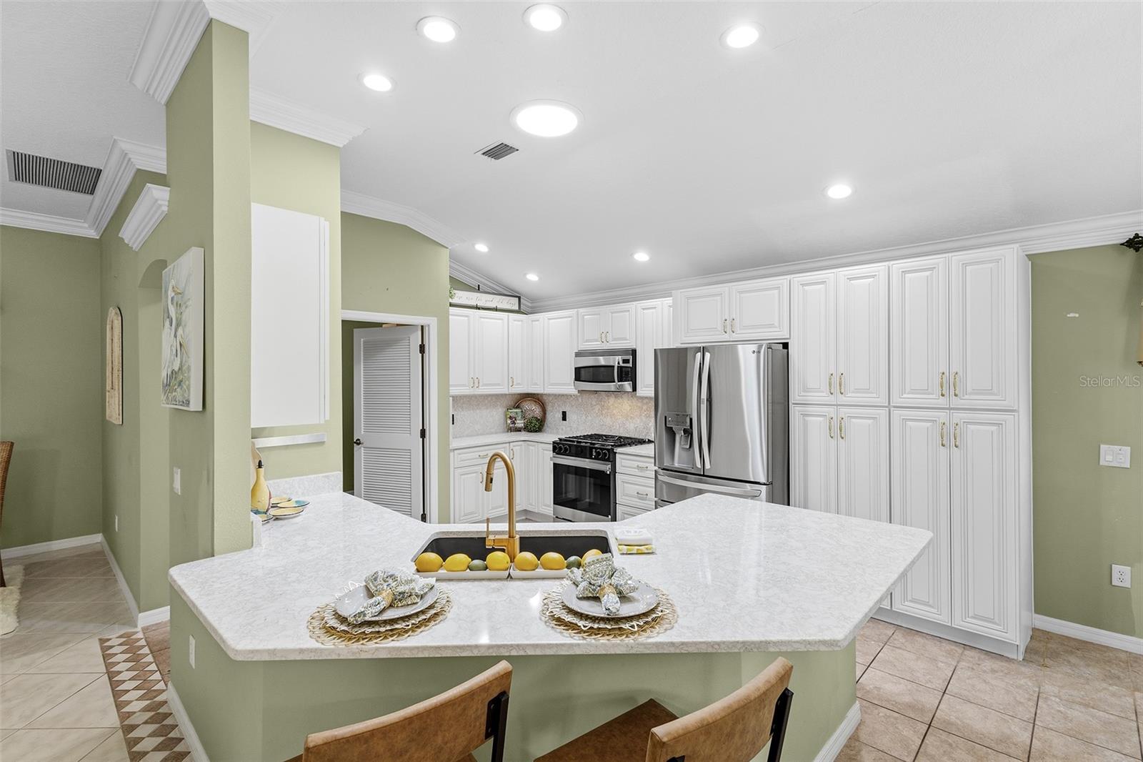 3rd image of 1527 Golden Ridge Dr, The Villages, FL 32162 | MLS# G5115405